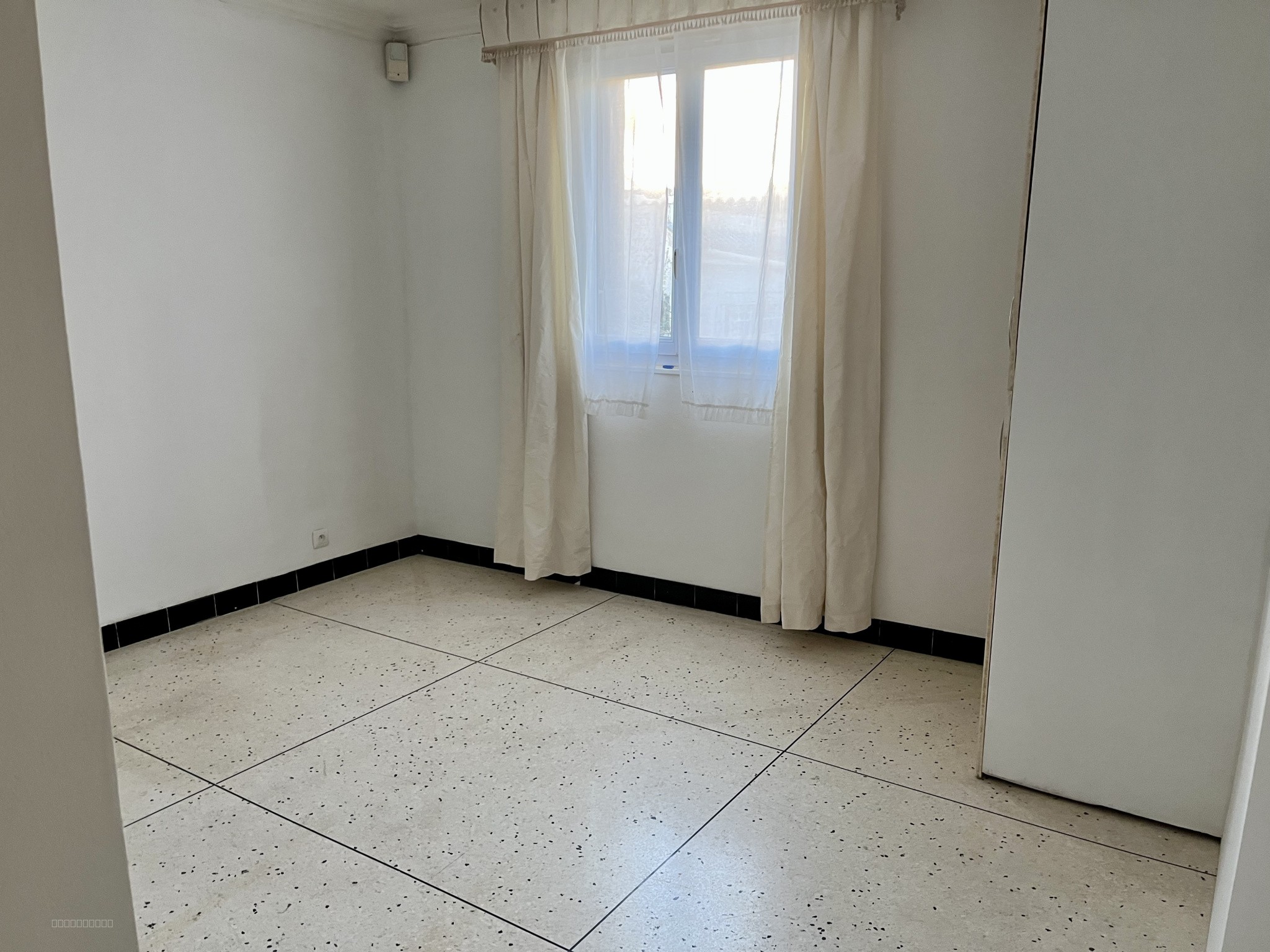 Montpellier : grand appartement T4 avec garage et cave — photo 4