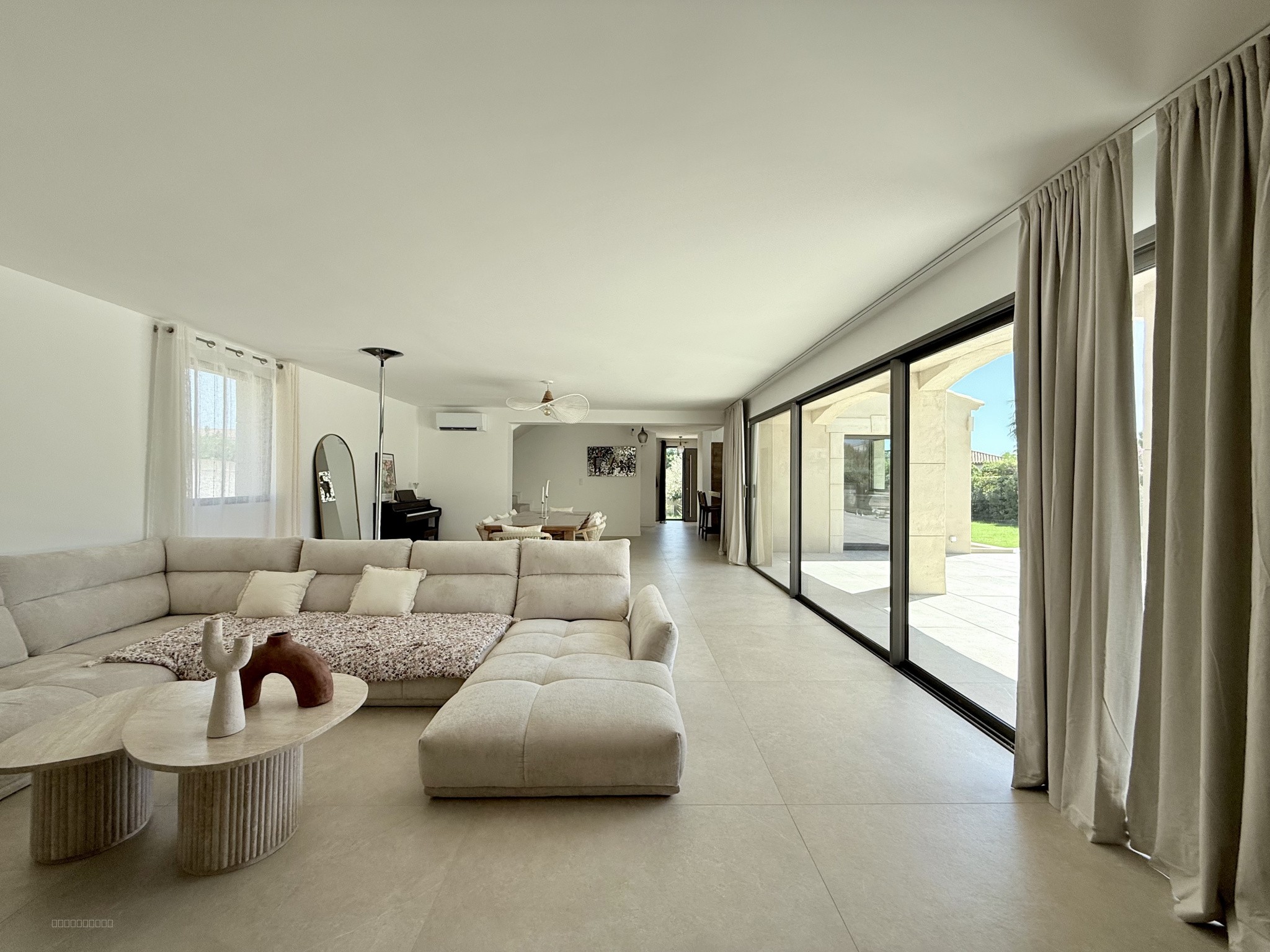 PEROLS maison T6 avec piscine au sel et garage — photo 4