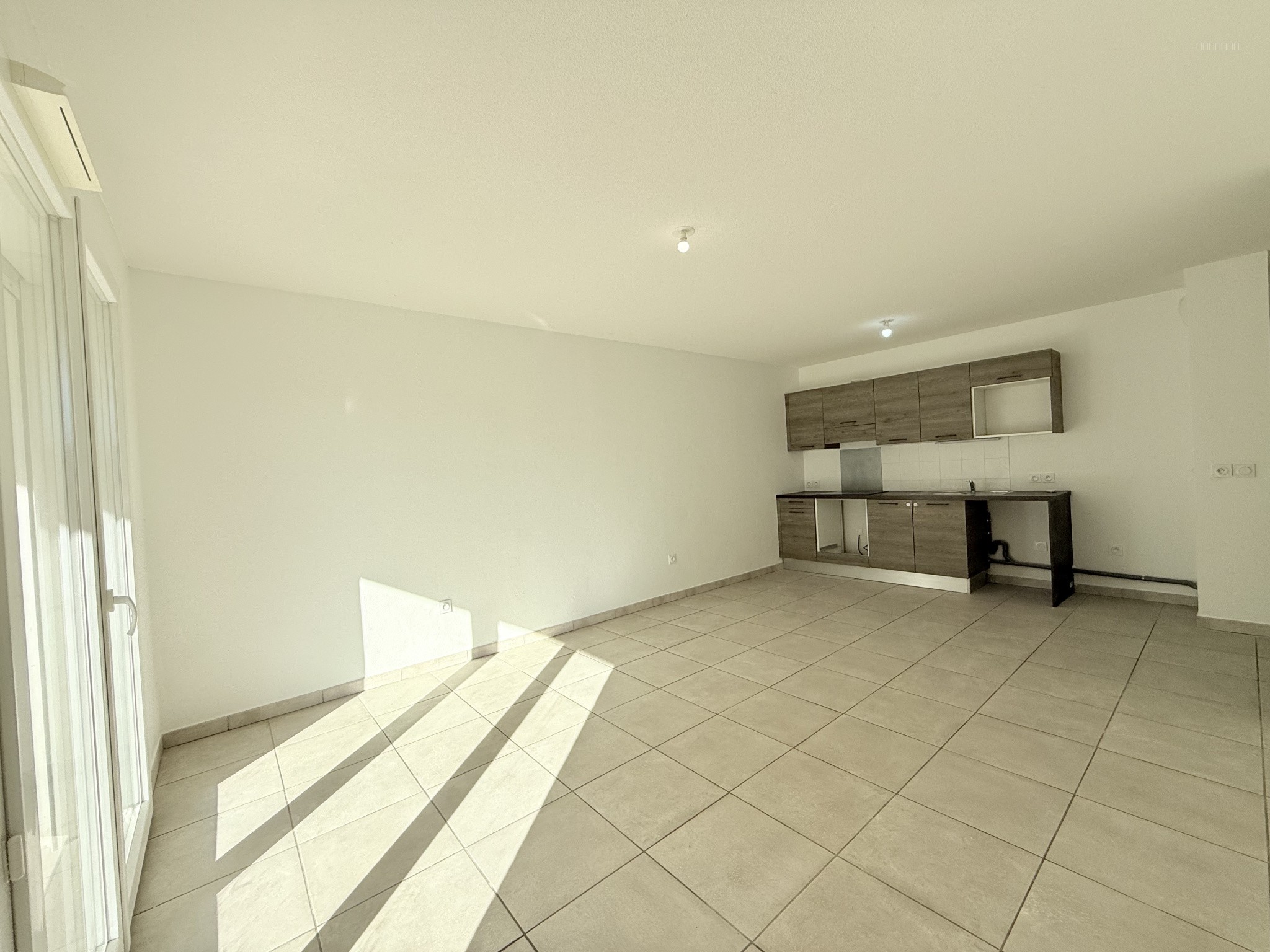 À Lunel, appartement T3 avec jardin et garage — photo 3