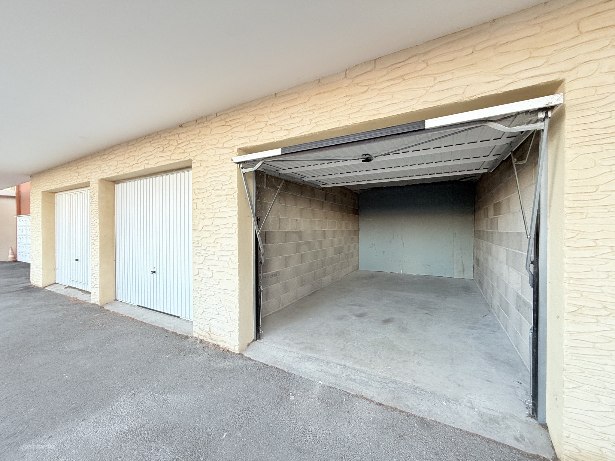 À Lunel, appartement T3 avec jardin et garage — photo 10