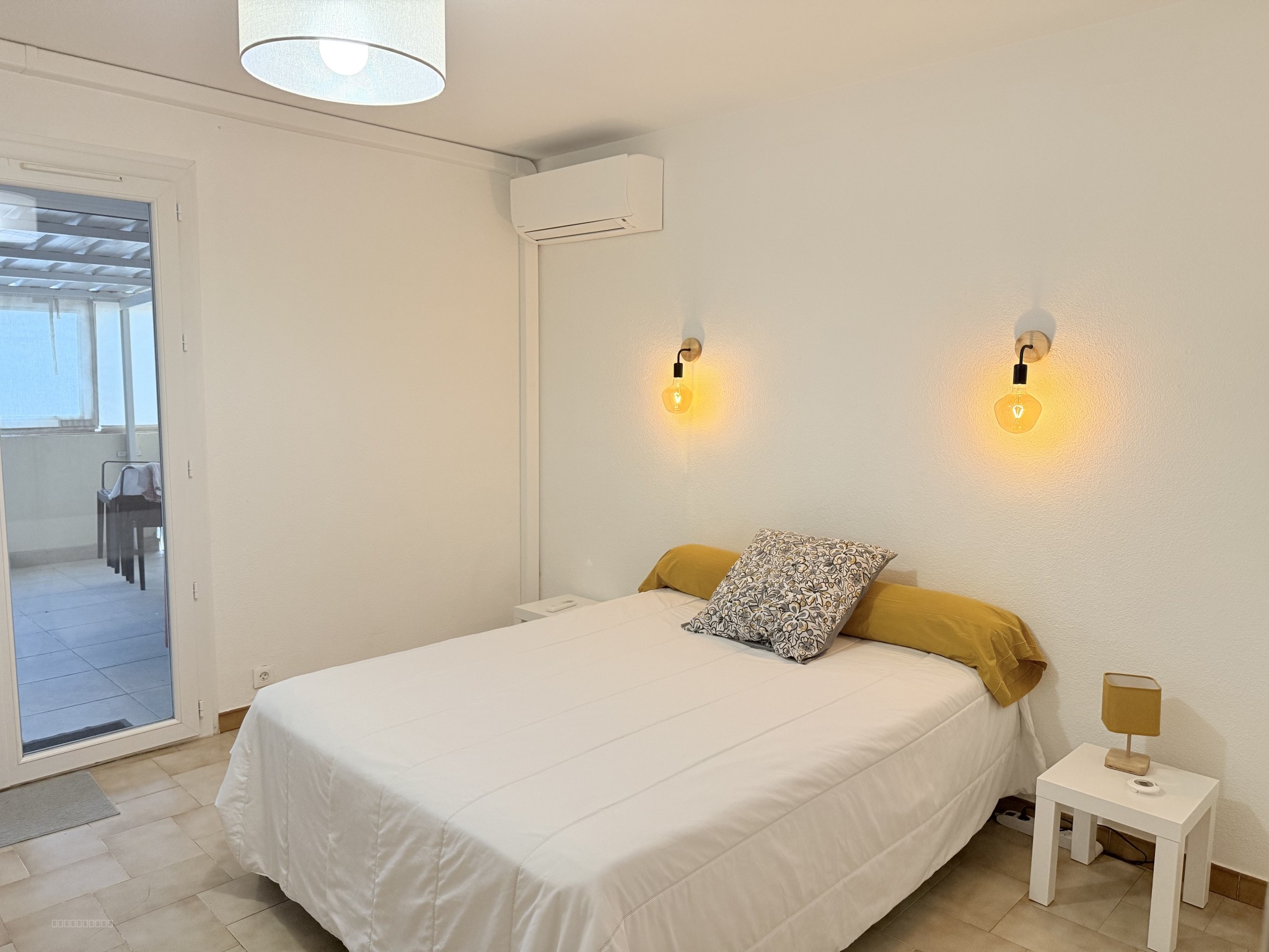 CARNON MAISON T 6 avec terrasses, garage et local commercial — photo 6