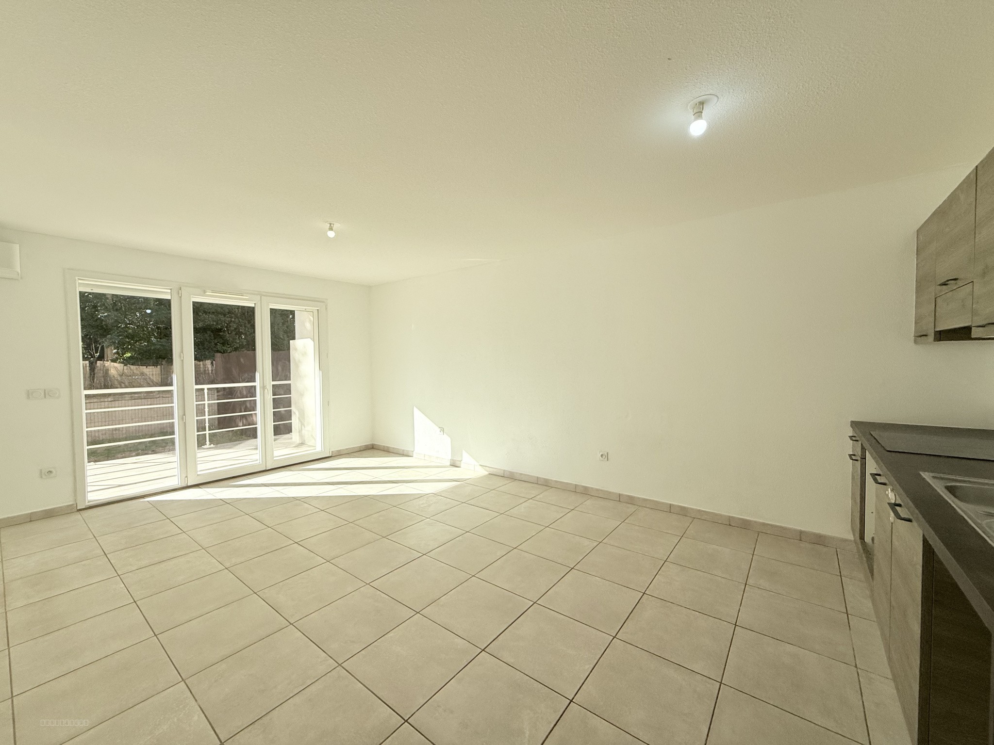 À Lunel, appartement T3 avec jardin et garage — photo 6