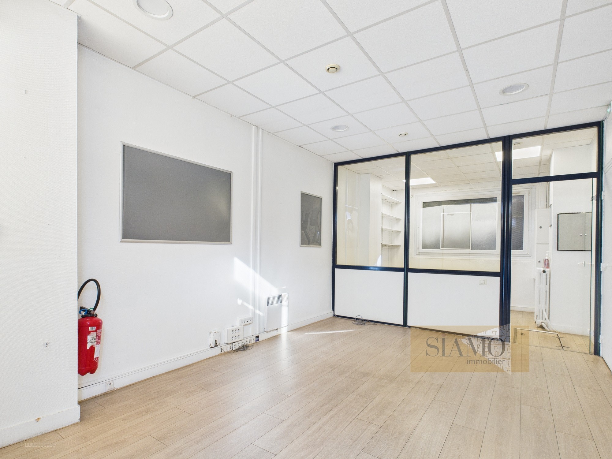 SAINT-MANDE  LOCAL ET BUREAUX DE 116 M2 — photo 2