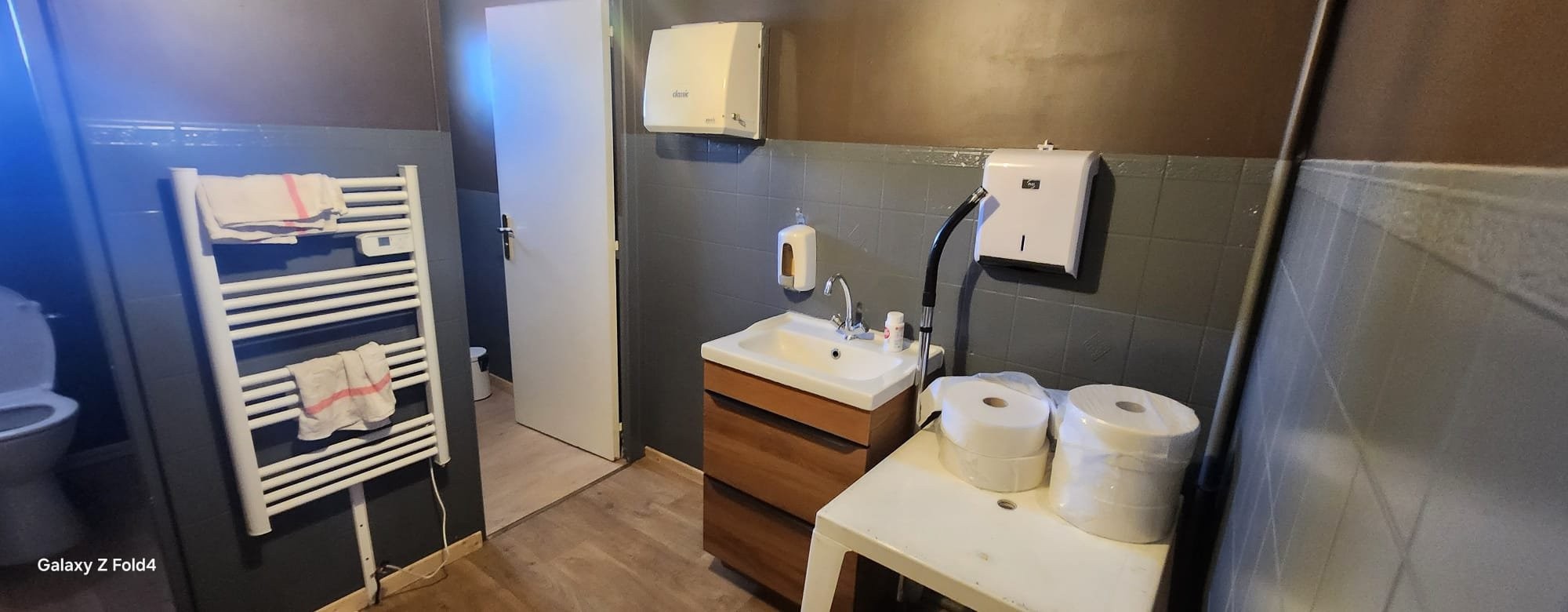À la vente   Bâtiment de stockage avec bureaux — photo 4