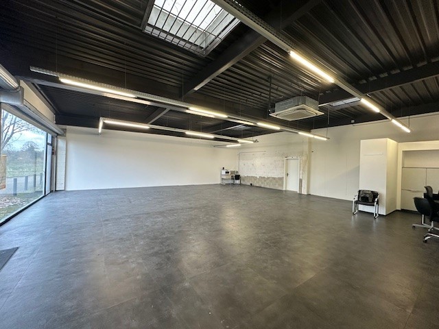 ECKBOLSHEIM, locaux d'activités ou de commerce — photo 4