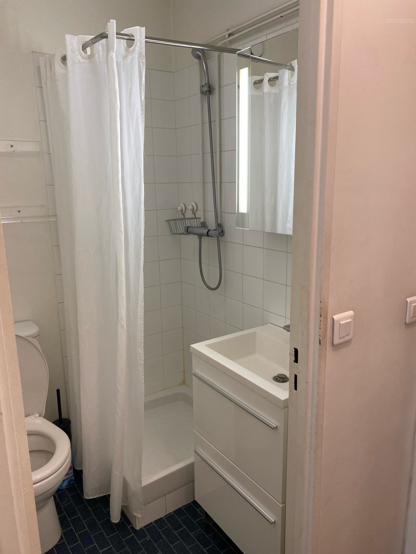Canal St Martin, 29 rue Louis BLANC Studio meublé 13m2   RdC   Prêt à louer   Cave — photo 7