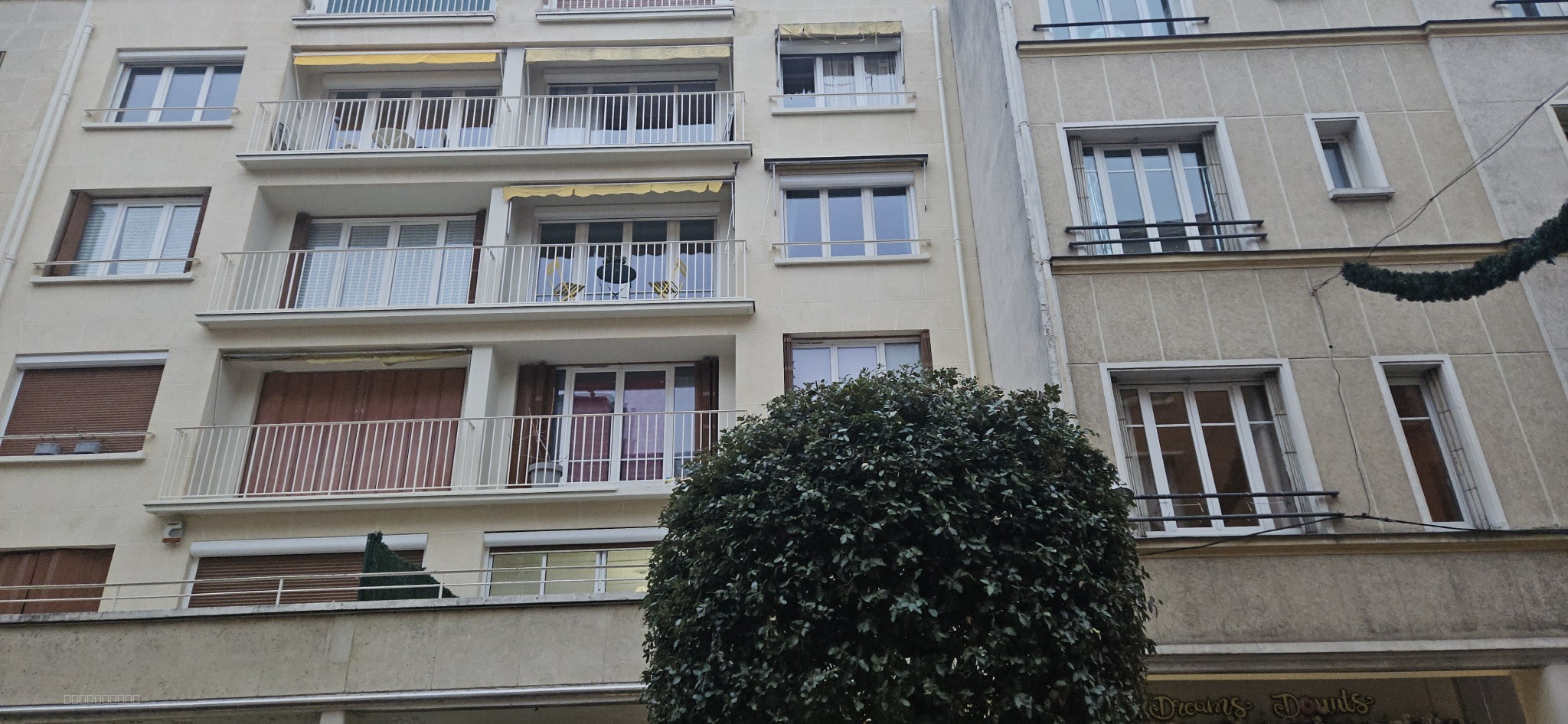 À vendre   superbe  F3 avec balcon et cave en plein centre ville. — photo 2