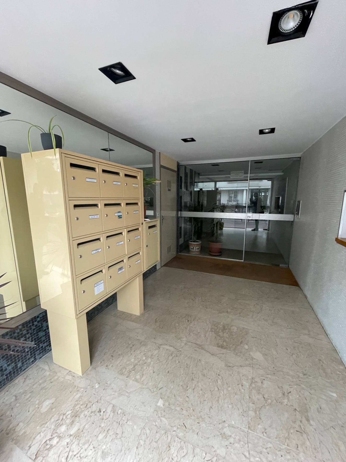 À louer   Superbe appartement F2 à COURBEVOIE — photo 9