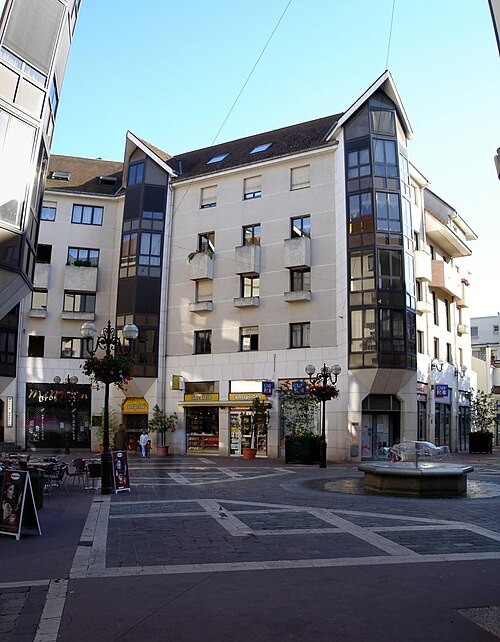 Superbe F4 au cœur d’Enghien-les-Bains avec loggia et parking — photo 11