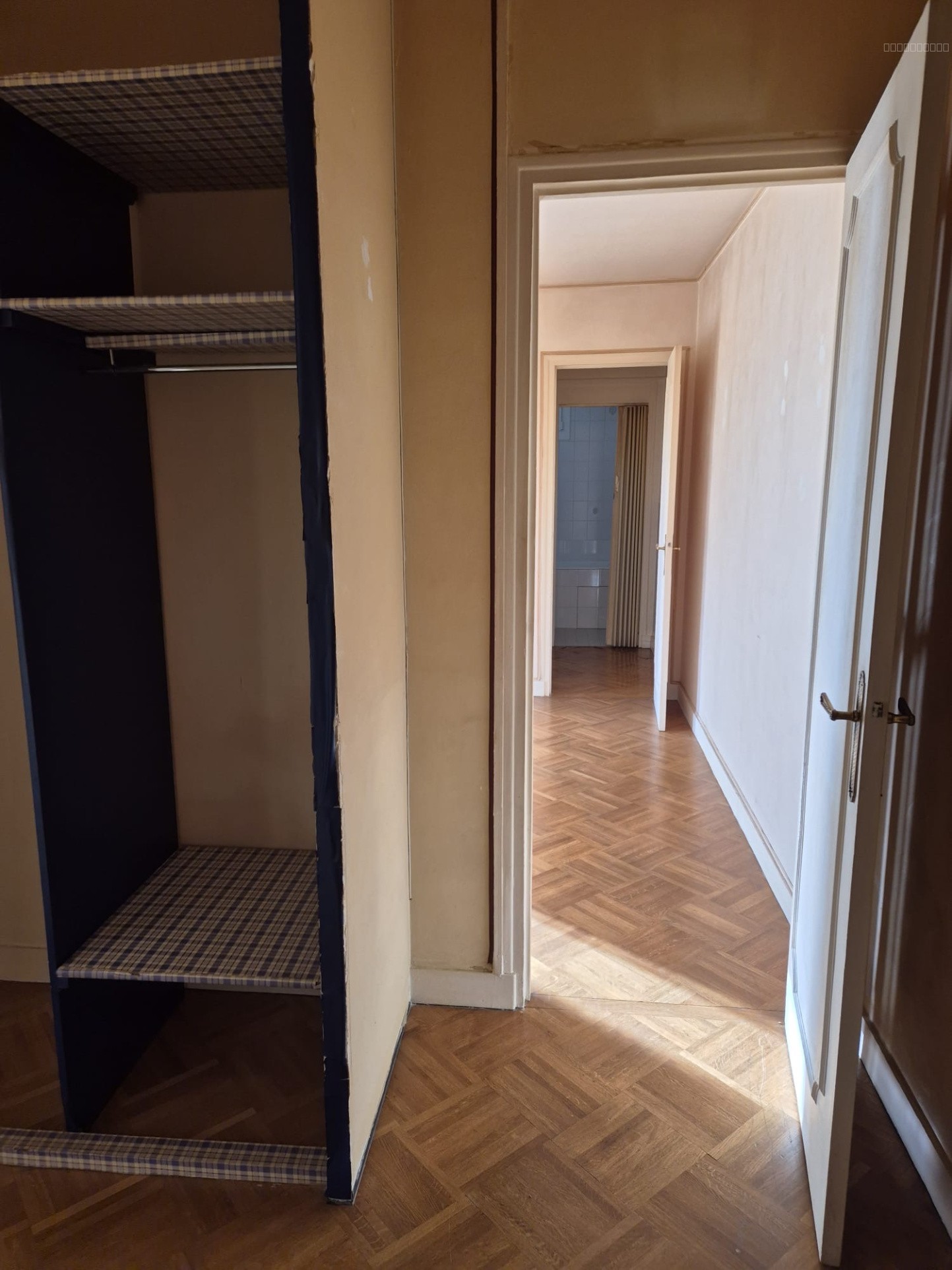 Bel appartement F2  proche Gare avec cave et place de parking — photo 7