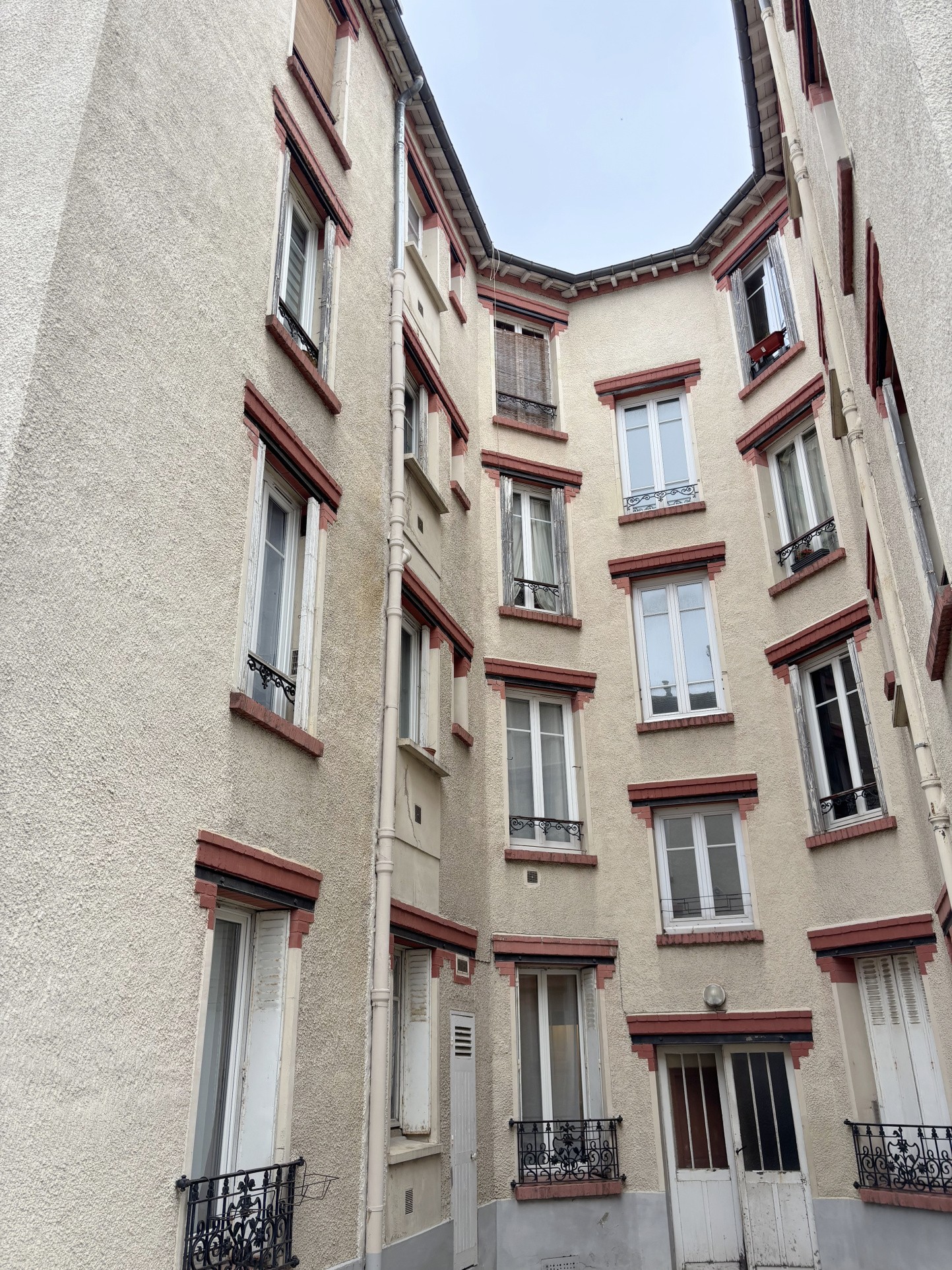 APPARTEMENT DE TYPE F2AU MARCHE — photo 5