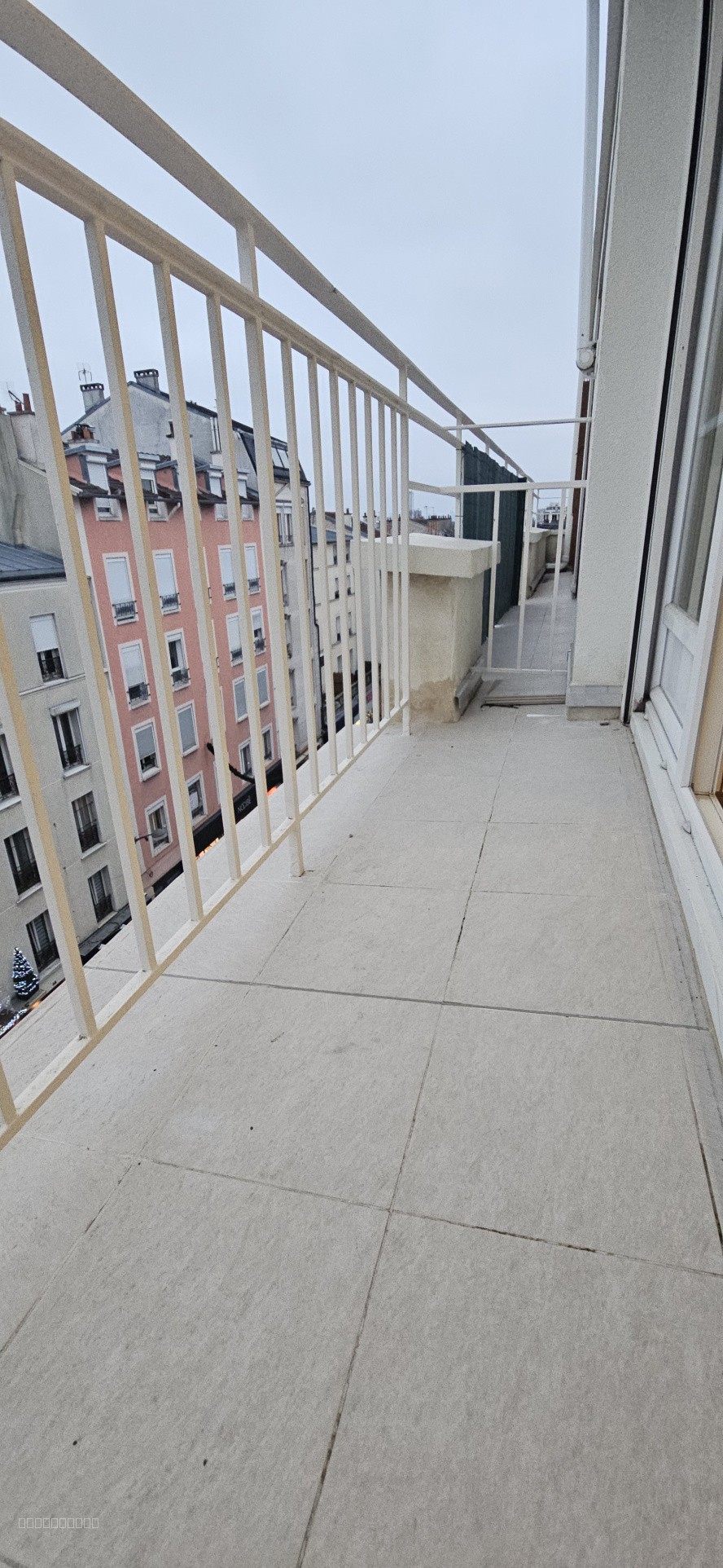 À vendre   superbe  F3 avec balcon et cave en plein centre ville. — photo 4