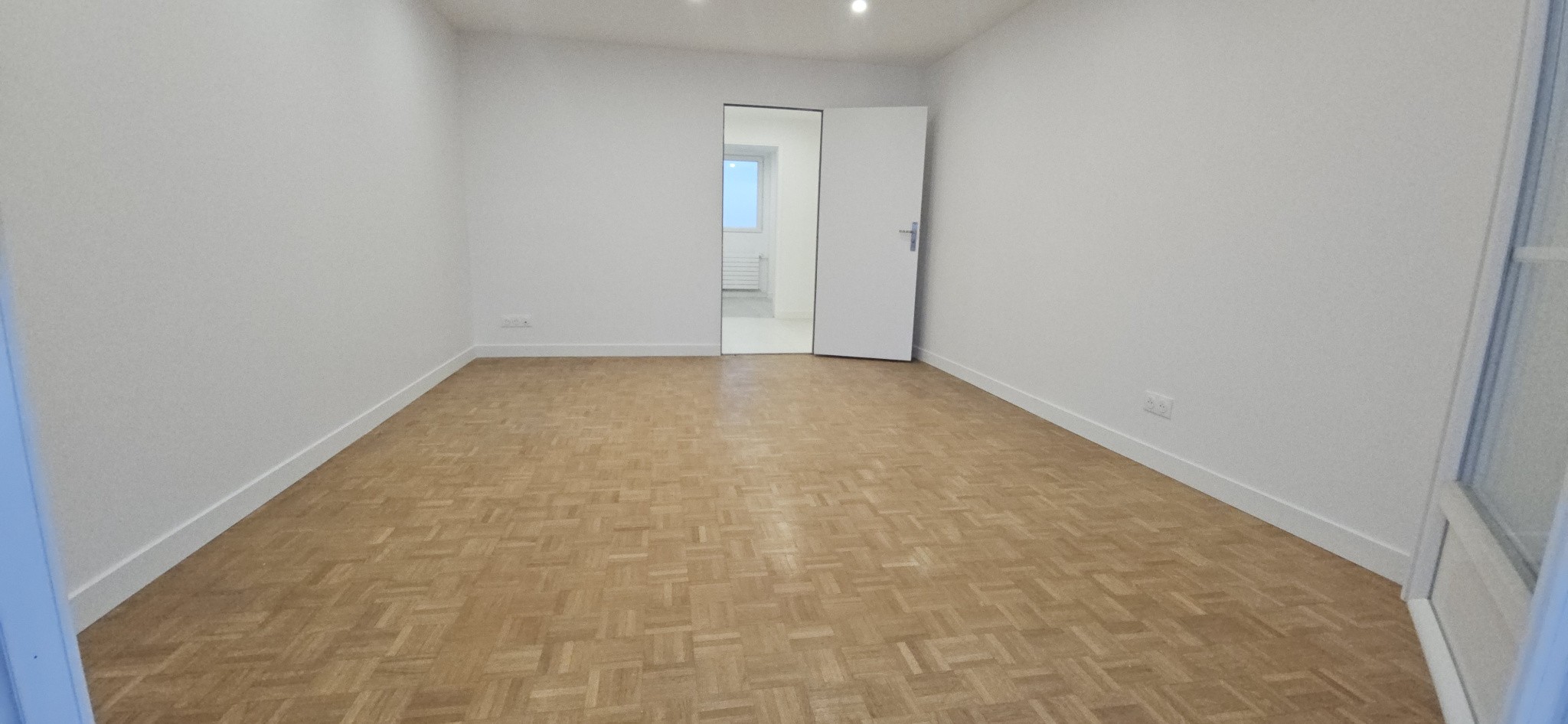 À vendre   superbe  F3 avec balcon et cave en plein centre ville. — photo 10