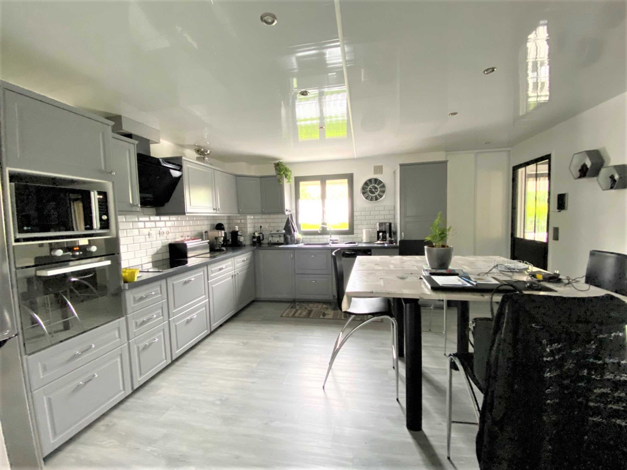 PROPRIETE FAMILIALE DE PLAIN PIED AVEC PISCINE EDIFIE SUR 3000M2 — photo 7