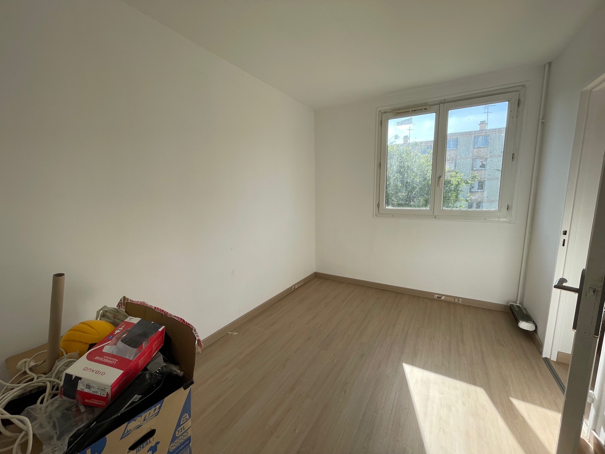 Appartement 4 pièces   80 m2   Rénové   Parking et Cave   Taverny — photo 7