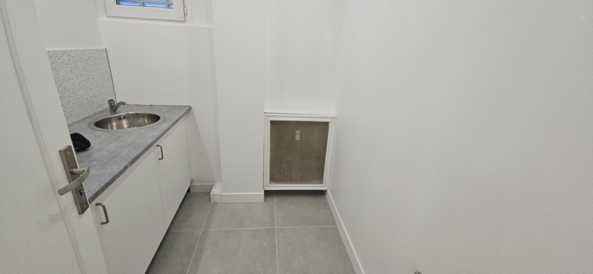 À vendre   superbe  F3 avec balcon et cave en plein centre ville. — photo 5