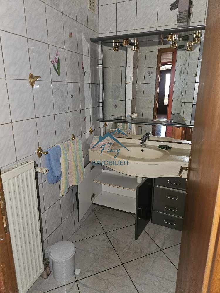 Maison avec appartement indépendant et grand garage d'env. 80m2 sur sol — photo 17