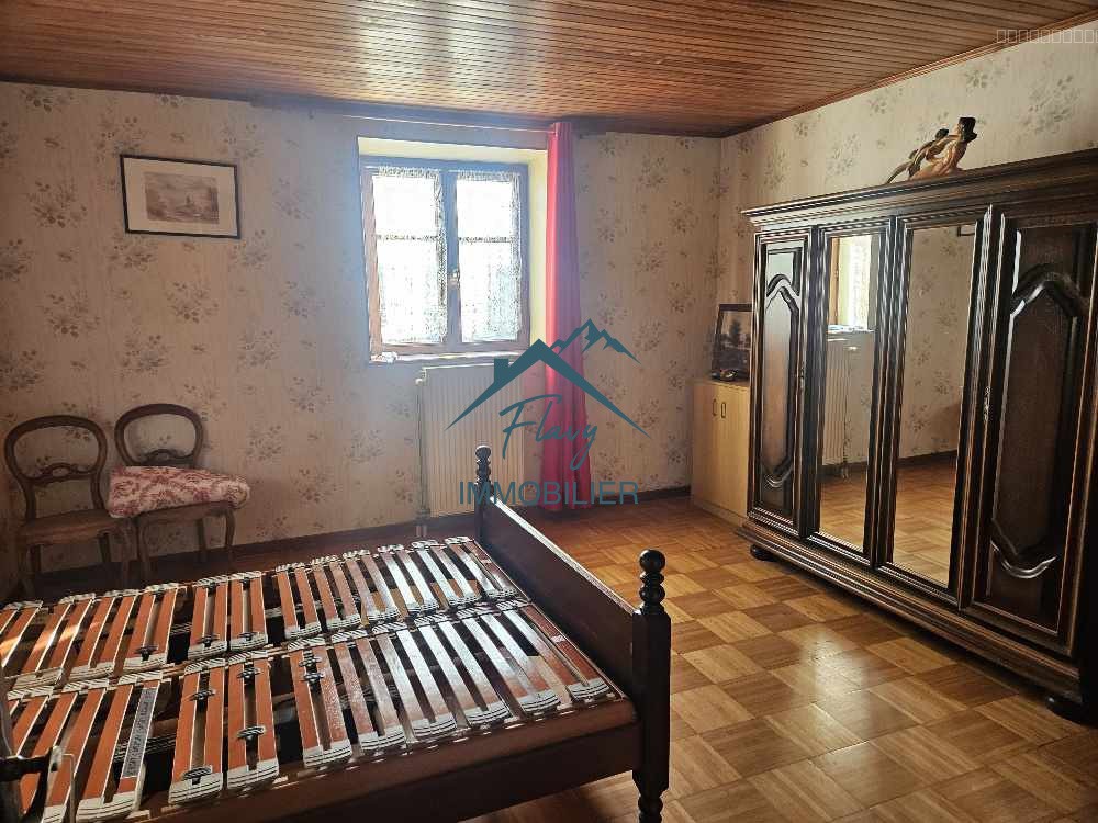 Maison avec appartement indépendant et grand garage d'env. 80m2 sur sol — photo 11