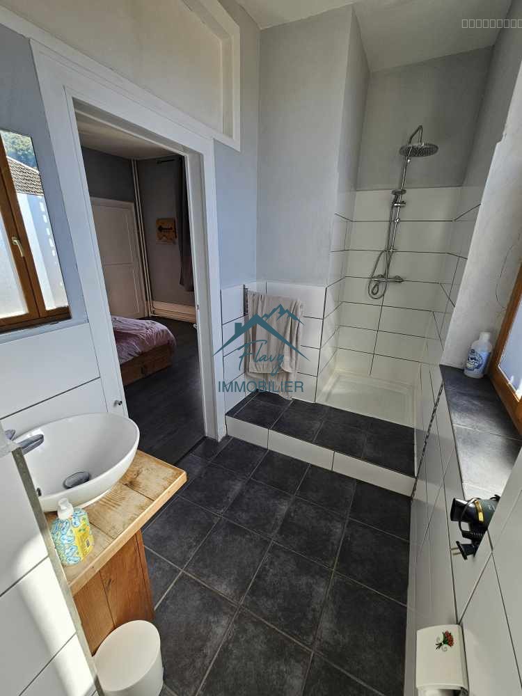 Propriété avec gîte et dépendances — photo 11
