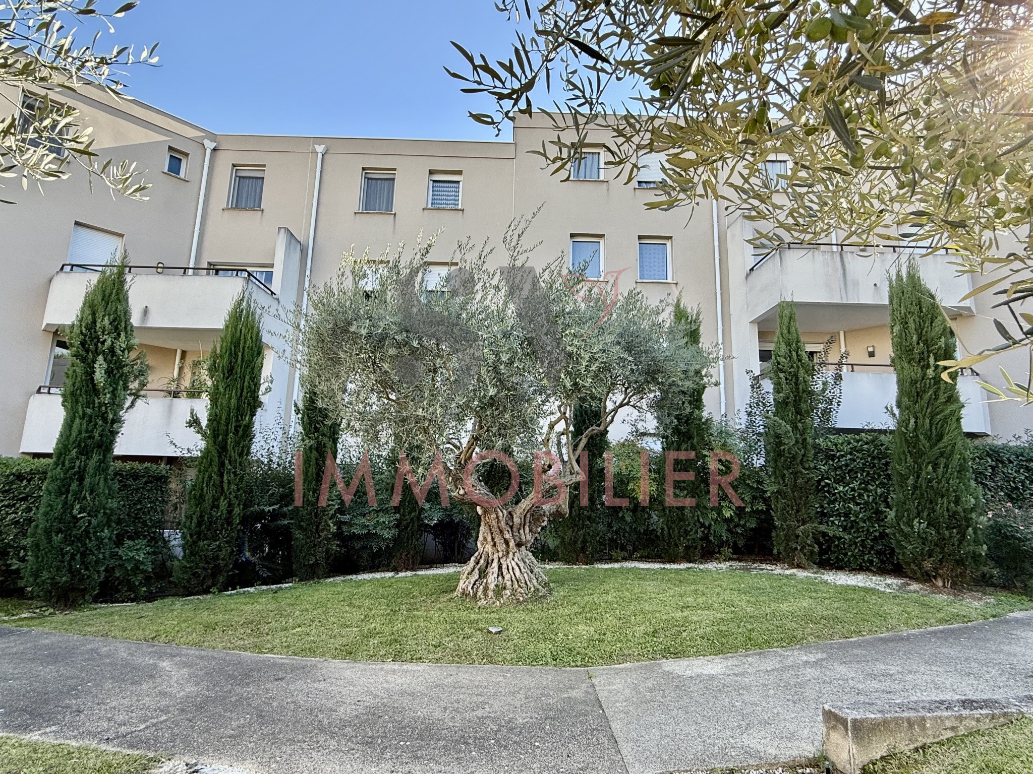 BEZIERS - Appartement T2 avec terrasse - Résidence de standing — photo 13