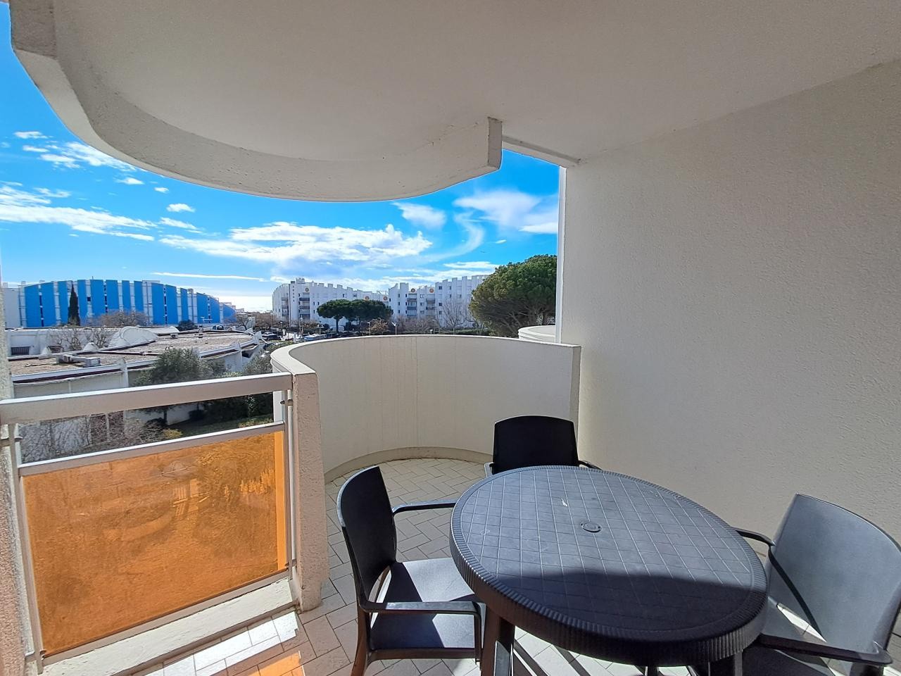 Appartement type 2 cabine traversant avec aperçu Mer. — photo 2