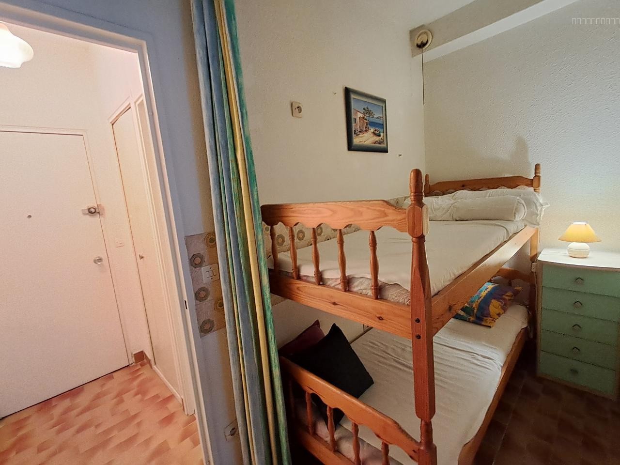 Studio cabine avec ascenseur et piscine. — photo 3