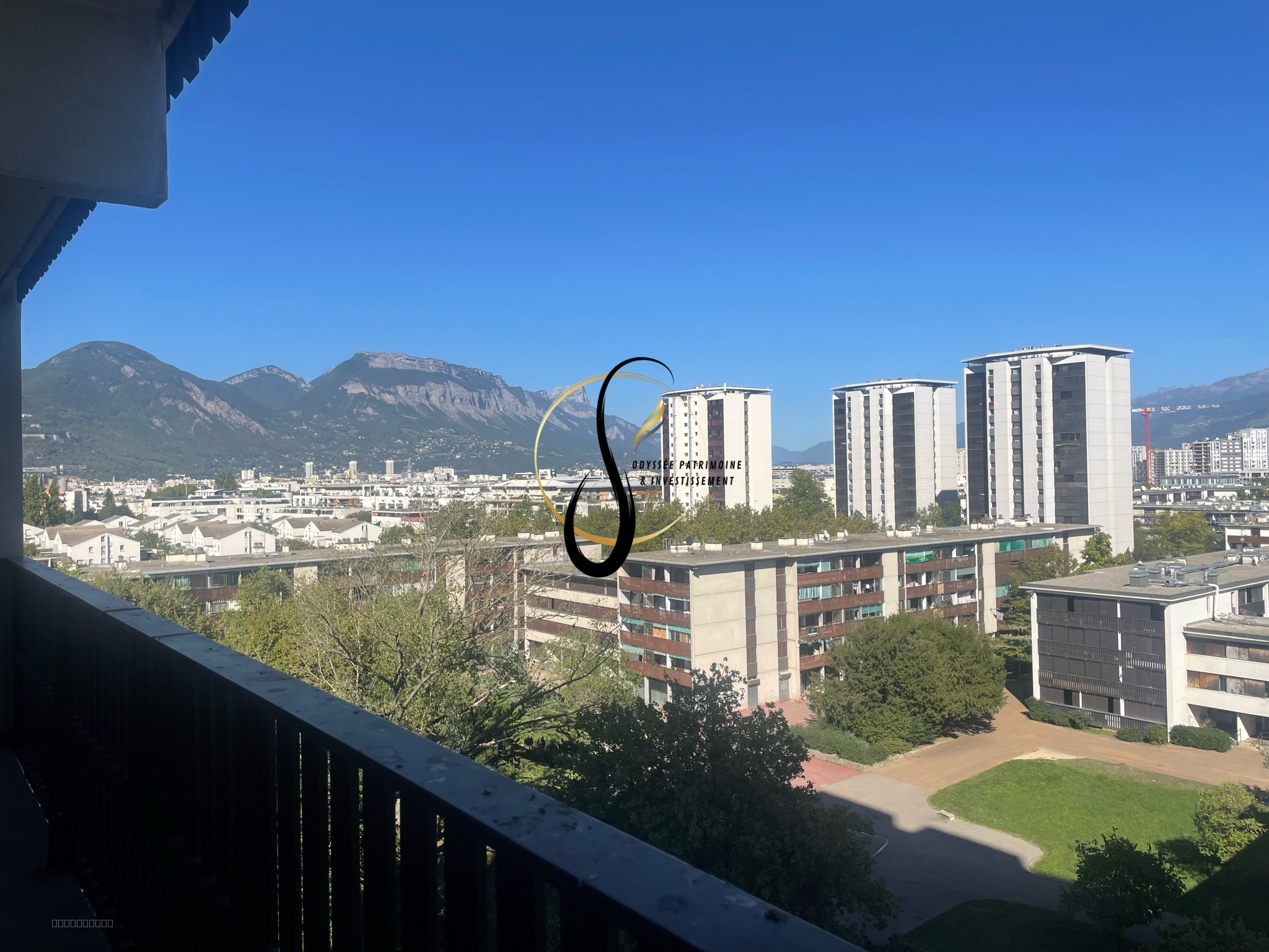 RARE À LA VENTE   APPARTEMENT FAMILIAL 5 PIÈCES / 110 m2 — photo 2