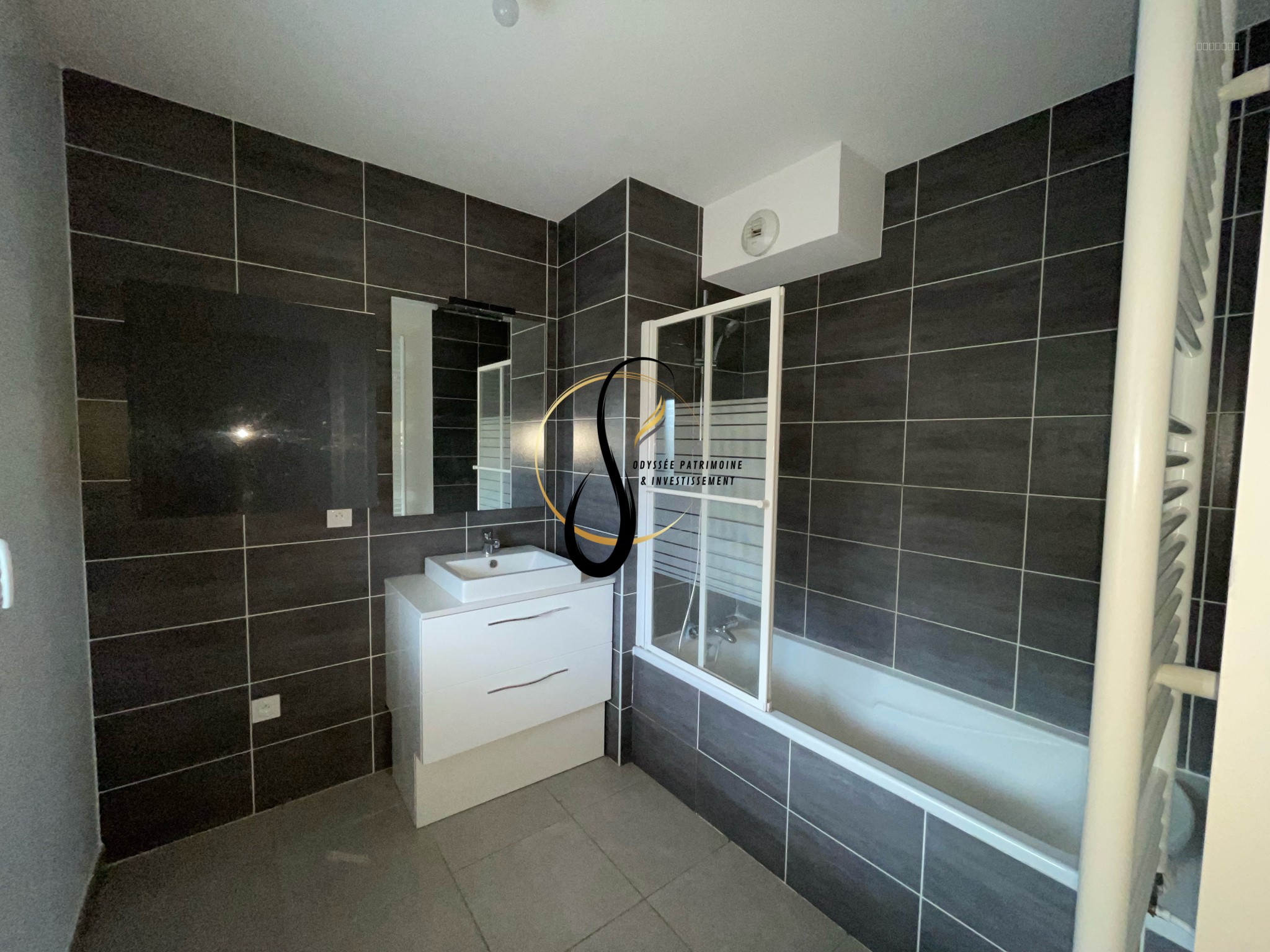 T2 récent 45 m2 avec terrasse exceptionnelle de 44 m2   Seyssins Village — photo 5