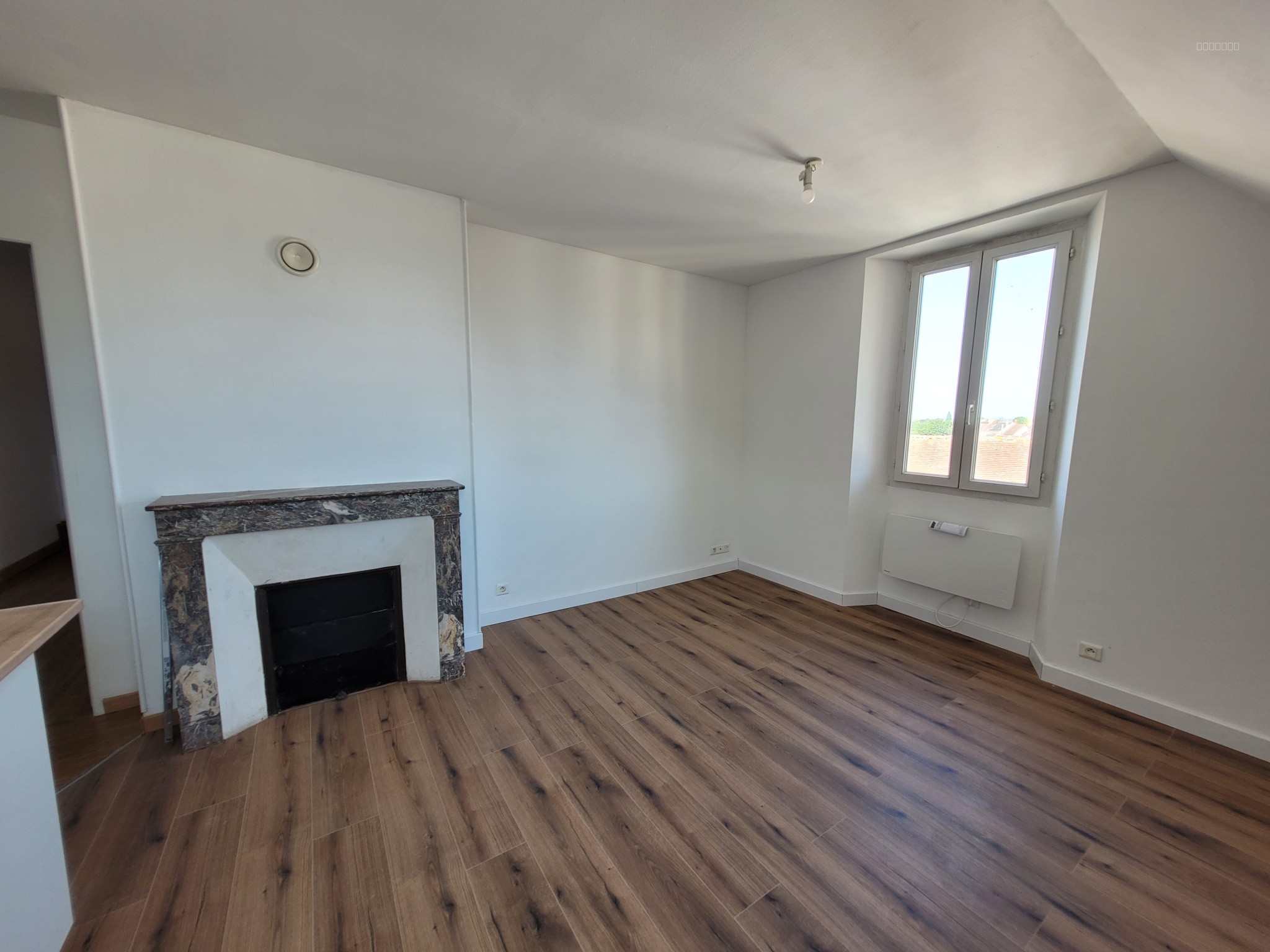 APPARTEMENT T3 - CENTRE VILLE AUNEAU — photo 3
