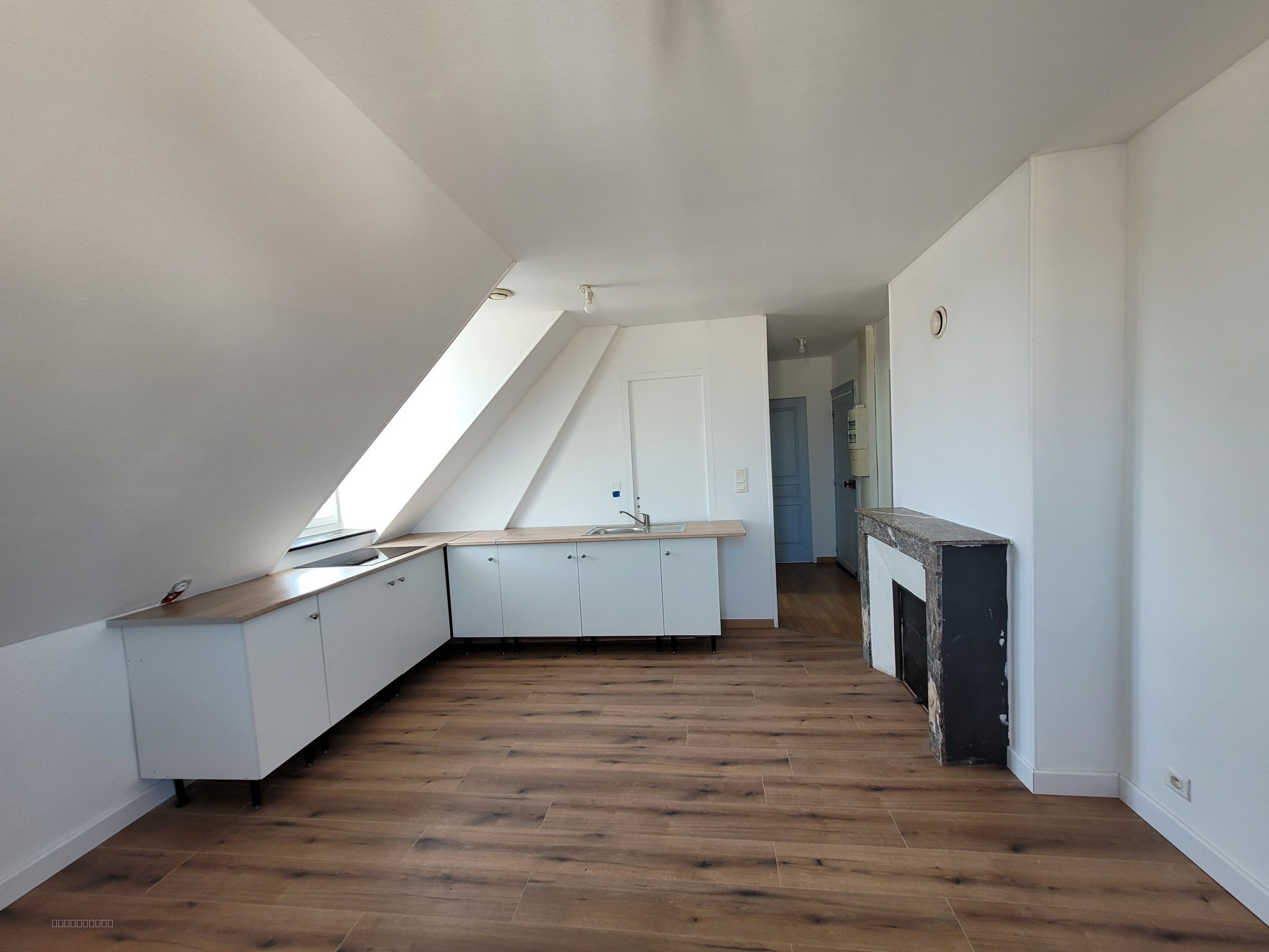 APPARTEMENT T3 - CENTRE VILLE AUNEAU — photo 2