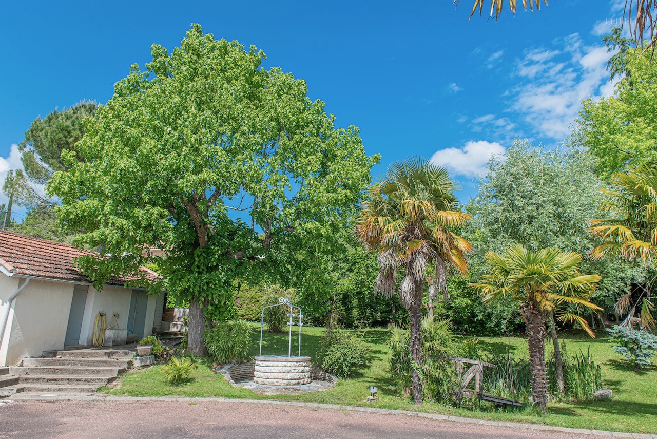 Vue exceptionnelle et beaux volumes pour cette belle maison proche du centre de Villeneuve sur Lot — photo 7
