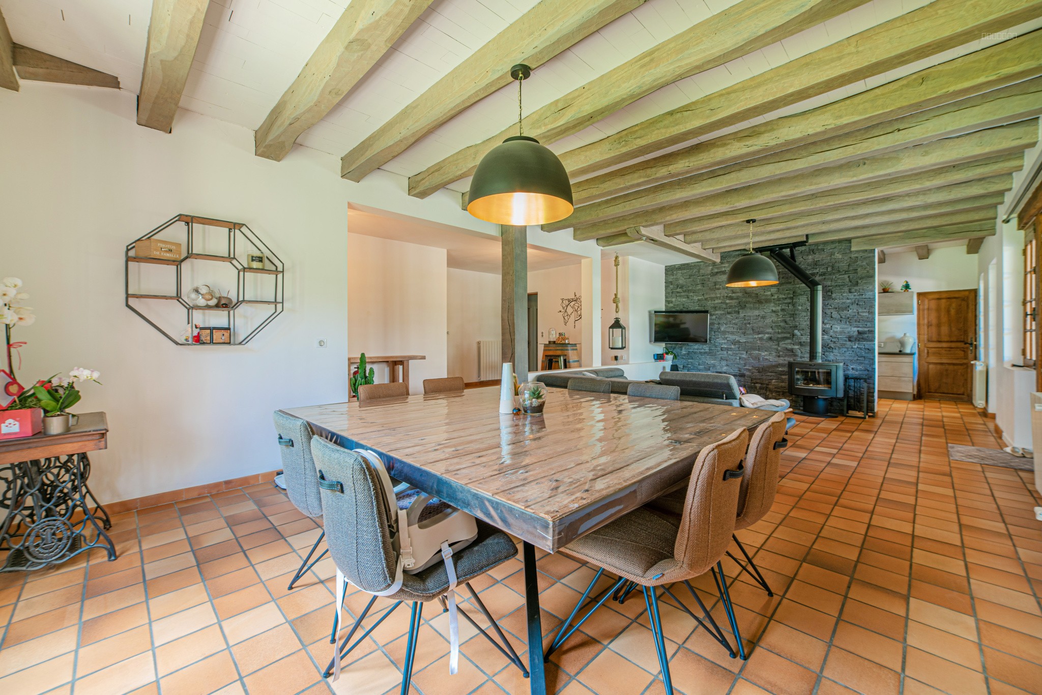 LOT-ET-GARONNE, sur la commune de BIAS, grange en pierres restaurée avec goût — photo 3