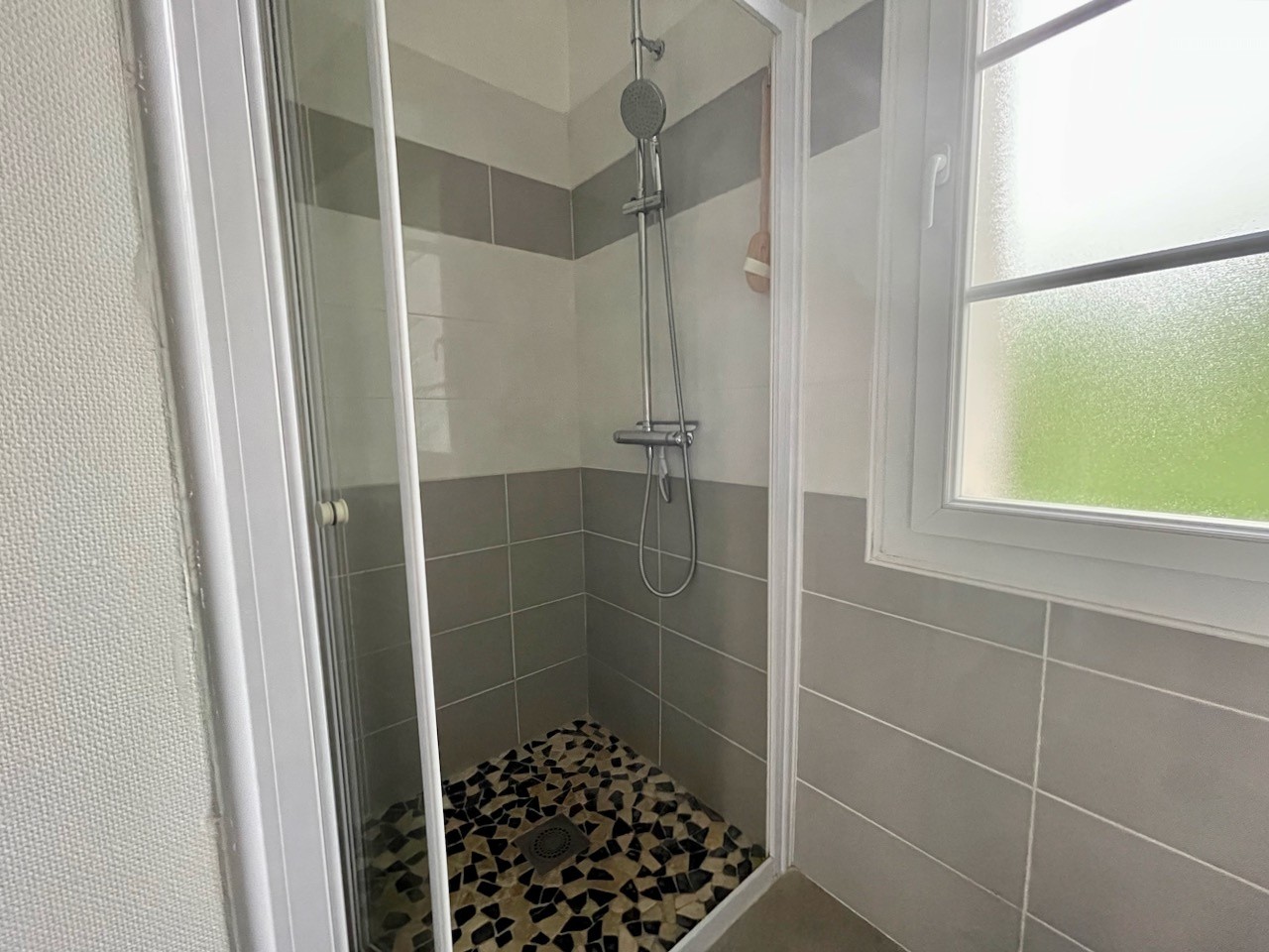 VILLENEUVE SUR LOT, Maison sur 2 niveaux proche des commerces à pieds — photo 7