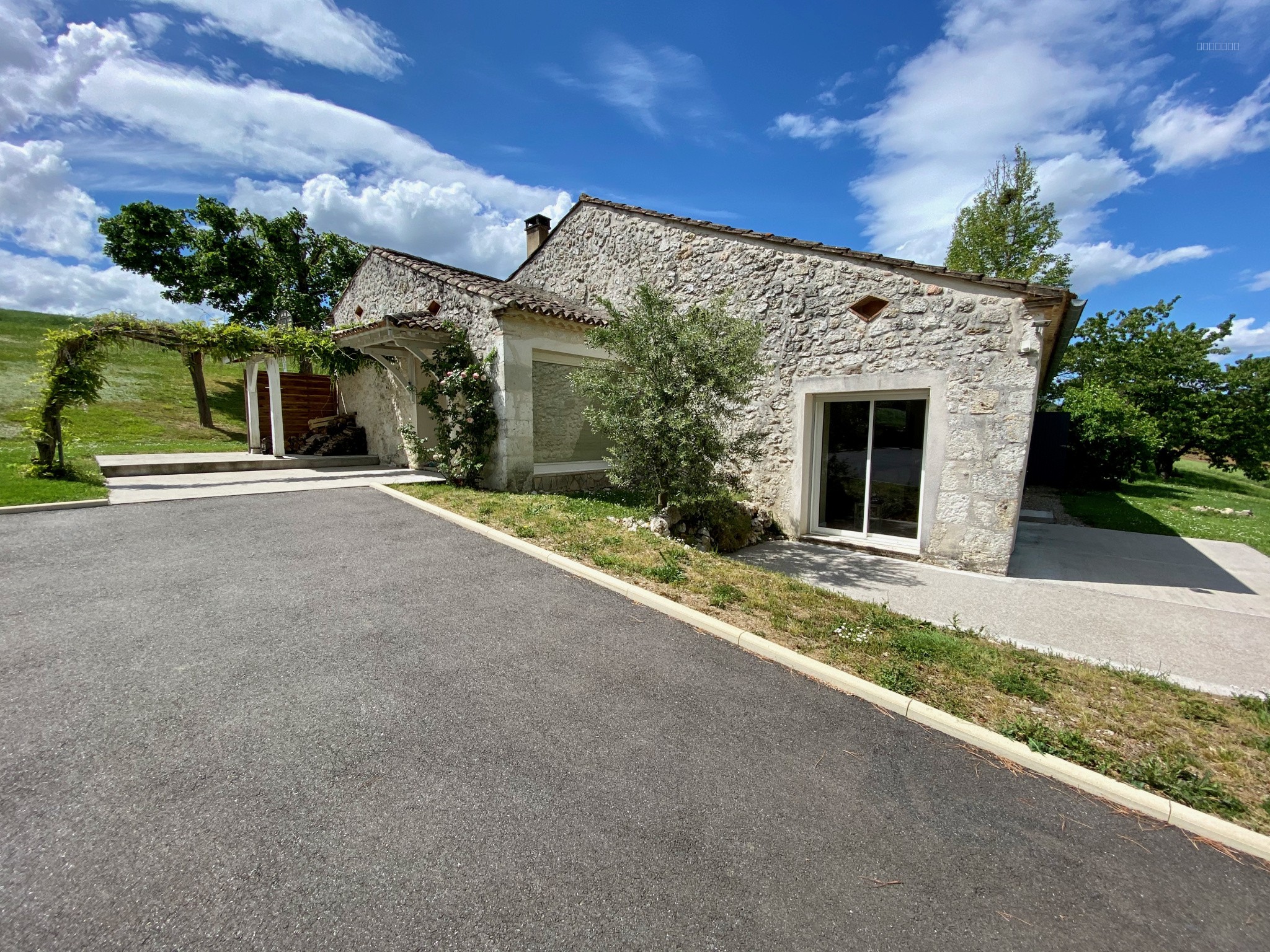 LOT ET GARONNE, PENNE D'AGENAIS Maison en pierres en campagne — photo 19