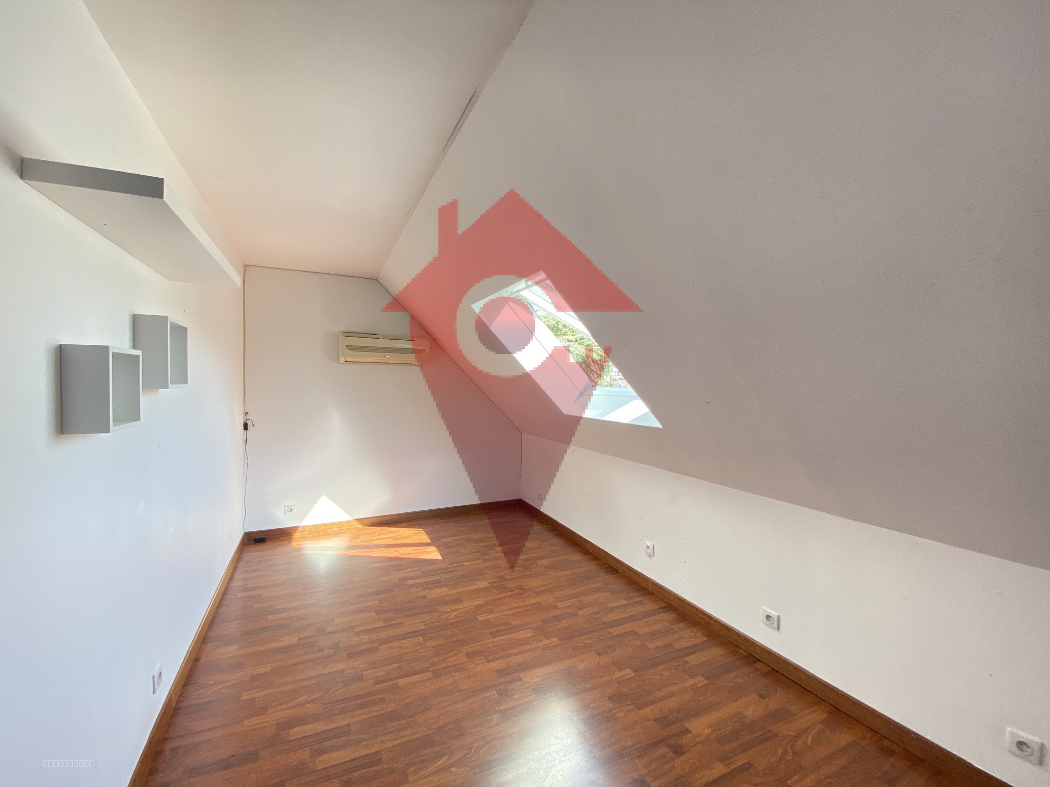 Bazemont — photo 10