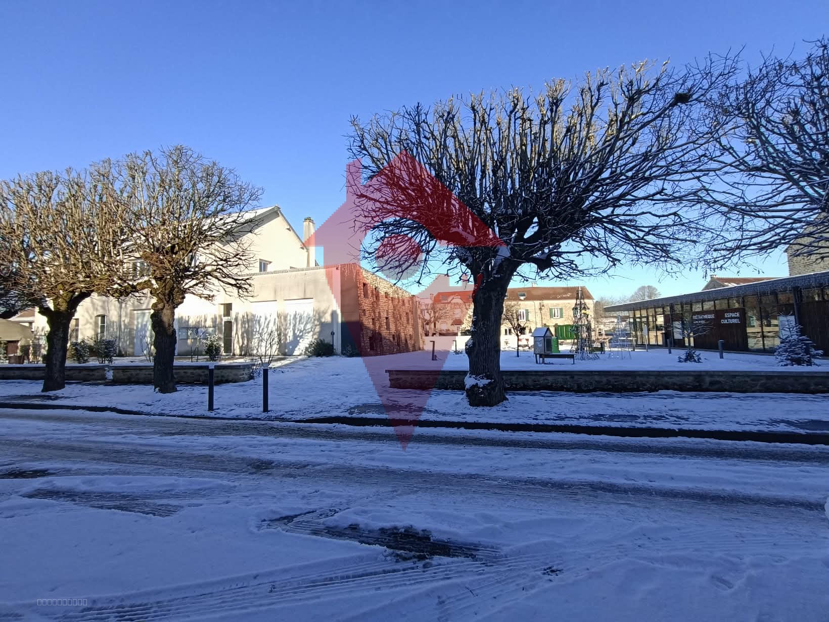 MAISON DE VILLAGE — photo 14