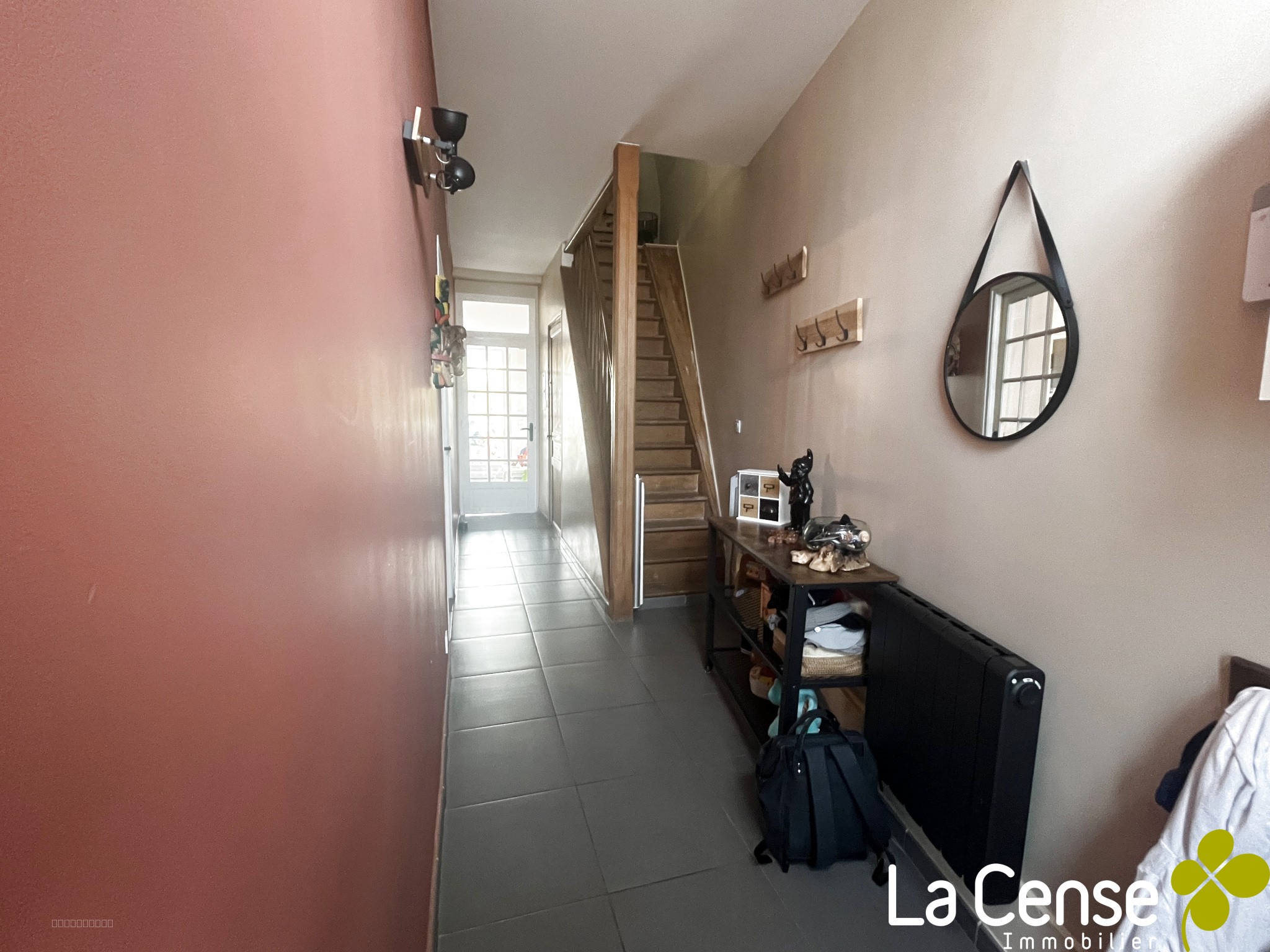 LEERS - Maison rénovée avec jardin et place de parking privative au calme — photo 4