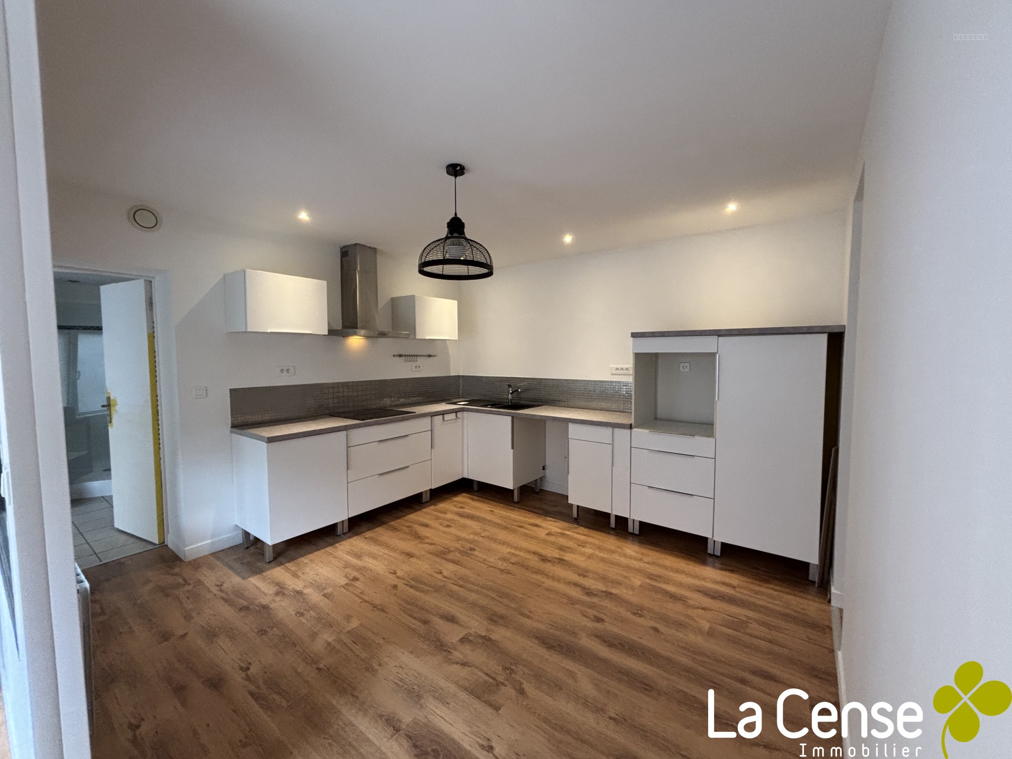 LANNOY-Appartement avec cour privative et porche pour accès voiture — photo 3