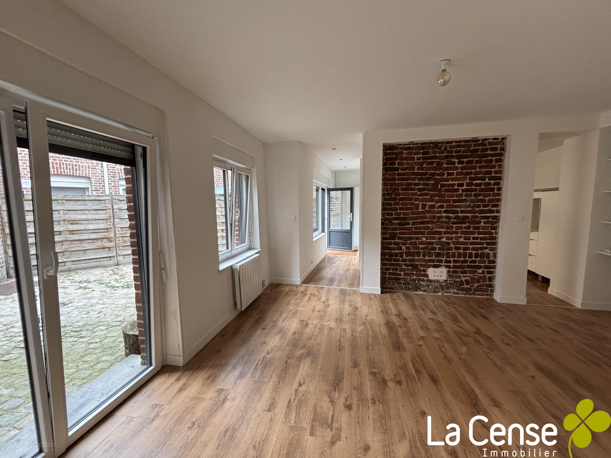 LANNOY-Appartement avec cour privative et porche pour accès voiture — photo 2