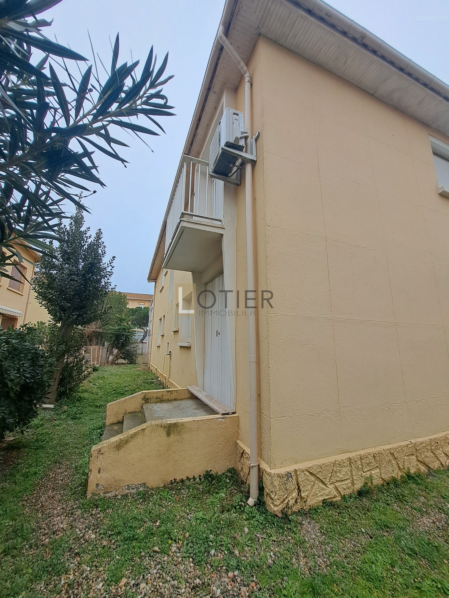 A VENDRE, VALRAS (34)   DANS PETITE RESIDENCE   STUDIO AVEC BALCON. — photo 9