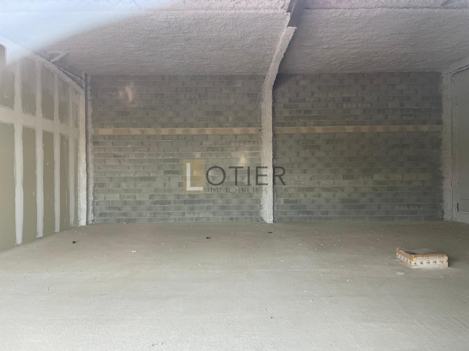 Local Commercial Zone Commercial Capendu — photo 2