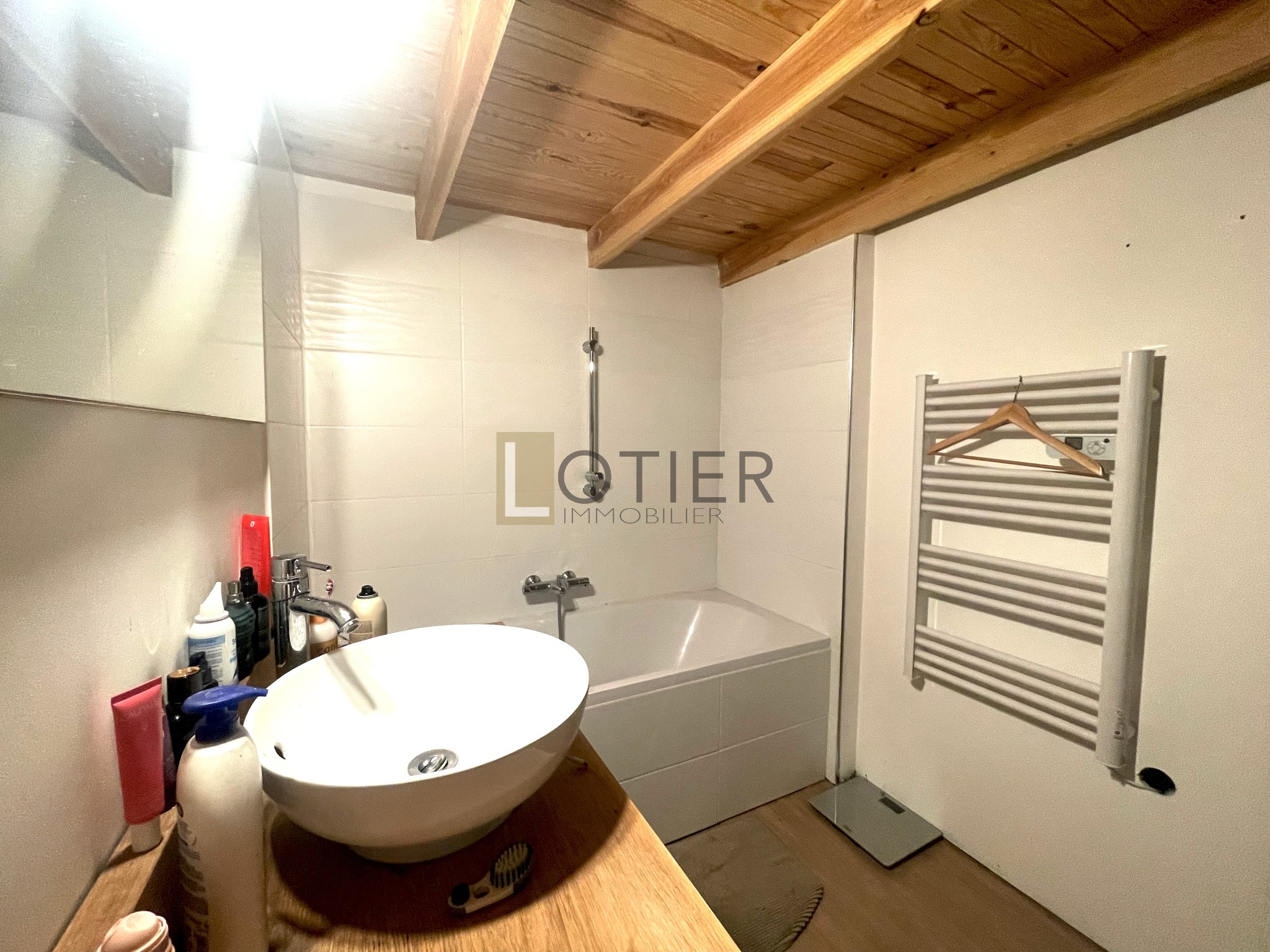 CLARENSAC - MAISON DE VILLAGE - 3 CHAMBRES - environ 100M2 dont 20M2 DE COMBLE AMÉNAGÉE — photo 12