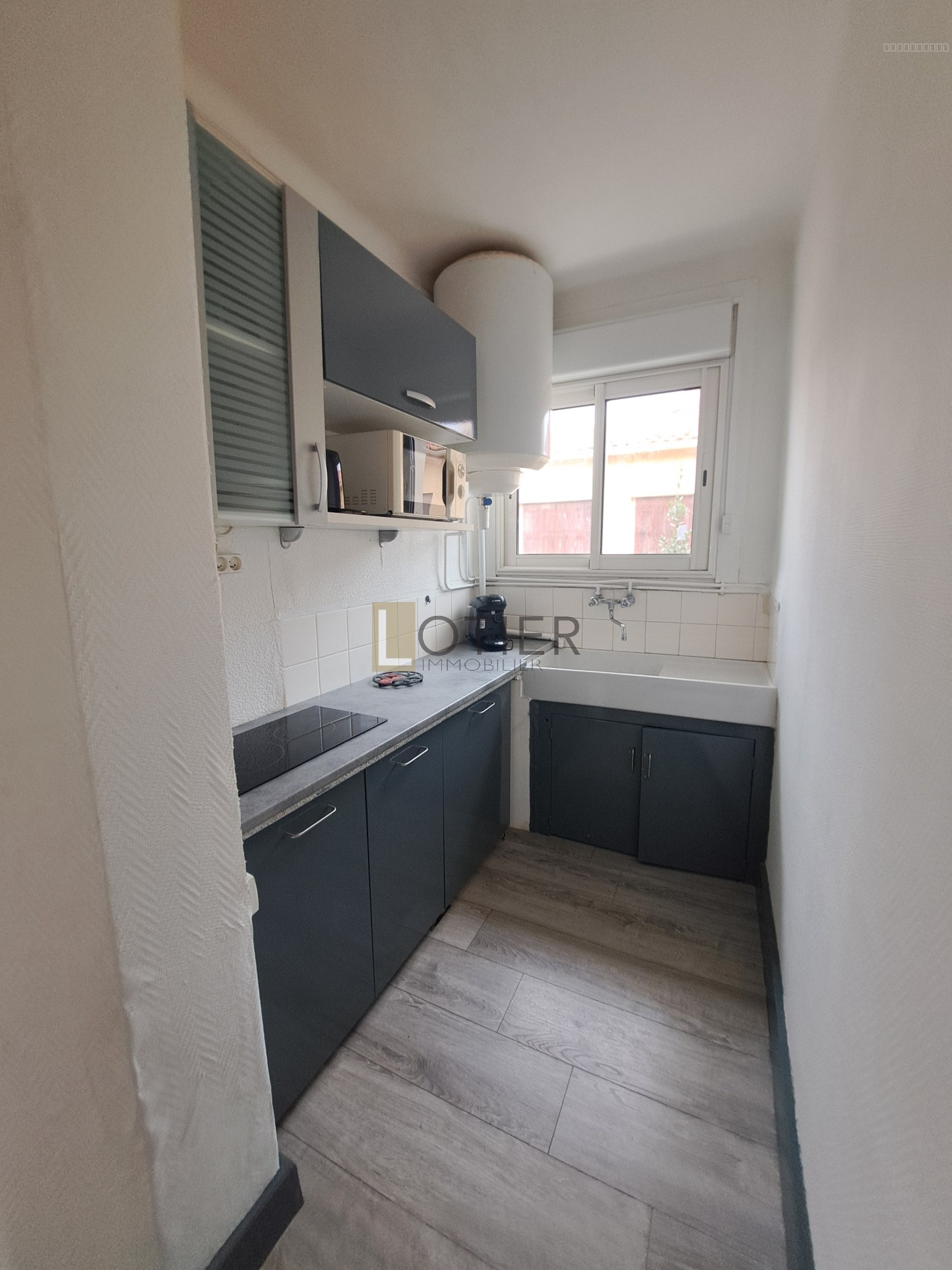 A VENDRE, VALRAS (34)   DANS PETITE RESIDENCE   STUDIO AVEC BALCON. — photo 3
