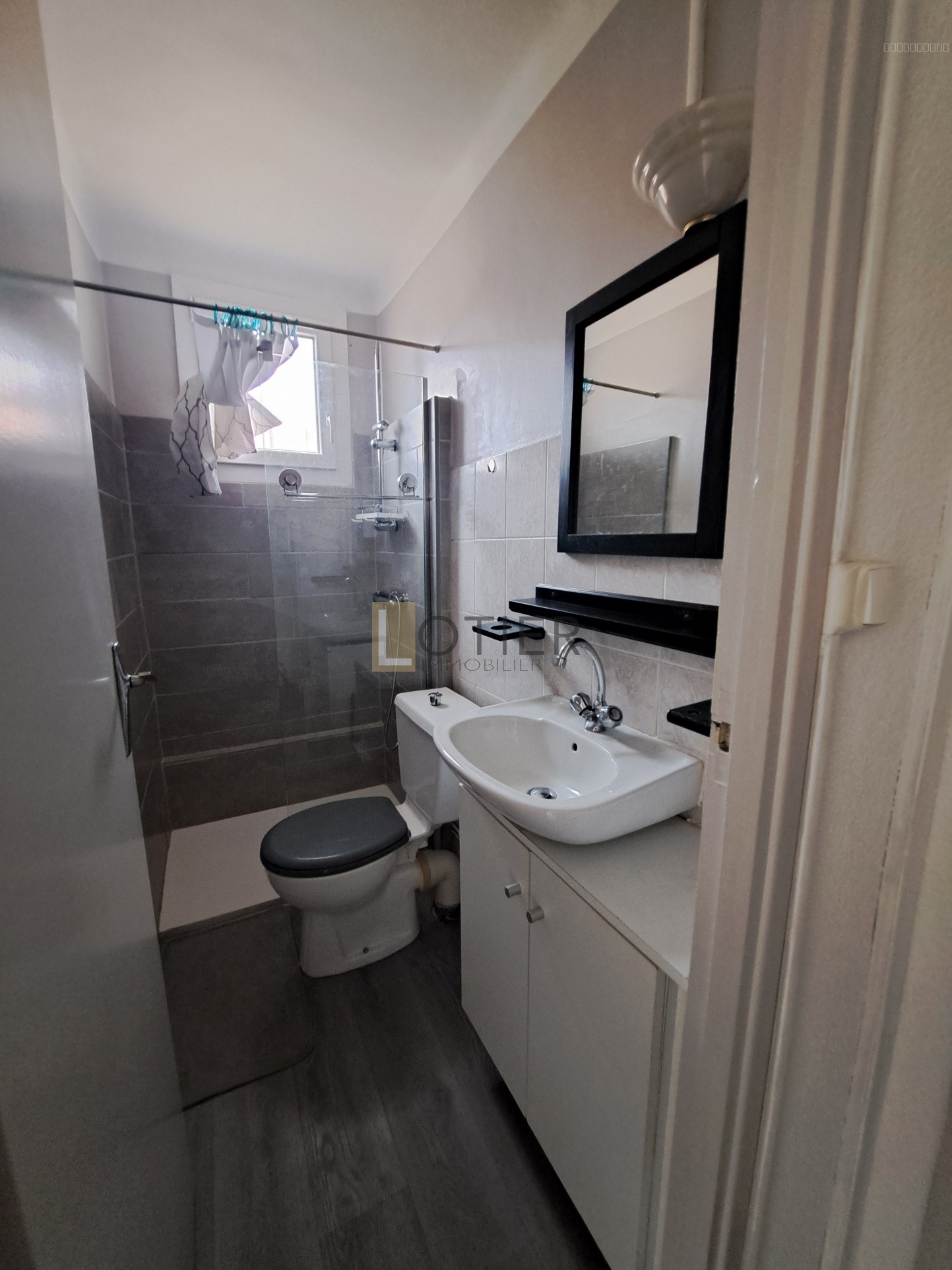 A VENDRE, VALRAS (34)   DANS PETITE RESIDENCE   STUDIO AVEC BALCON. — photo 5