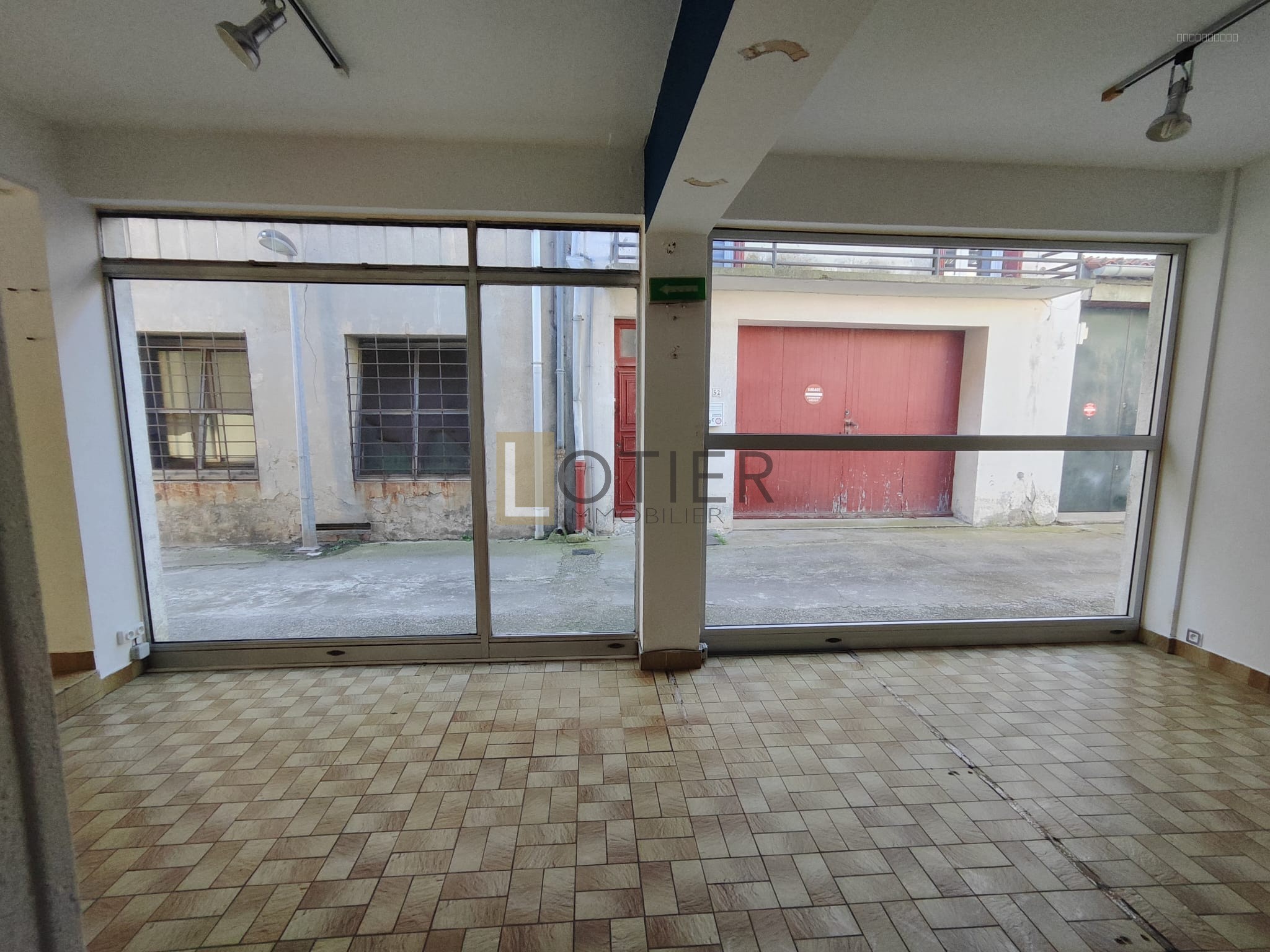 Local Commercial 84m2 tout commerce — photo 3