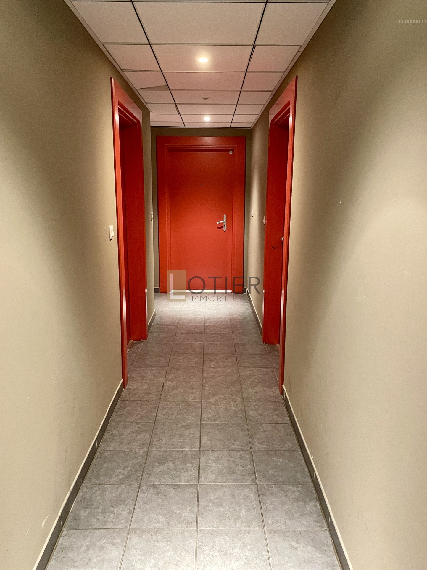 A LOUER, BEZIERS QUARTIER POLYGONE (34)   DANS RESIDENCE SECURISEE   T2 AVEC LOGGIA ET PLACE DE PARKING PRIVAT — photo 3