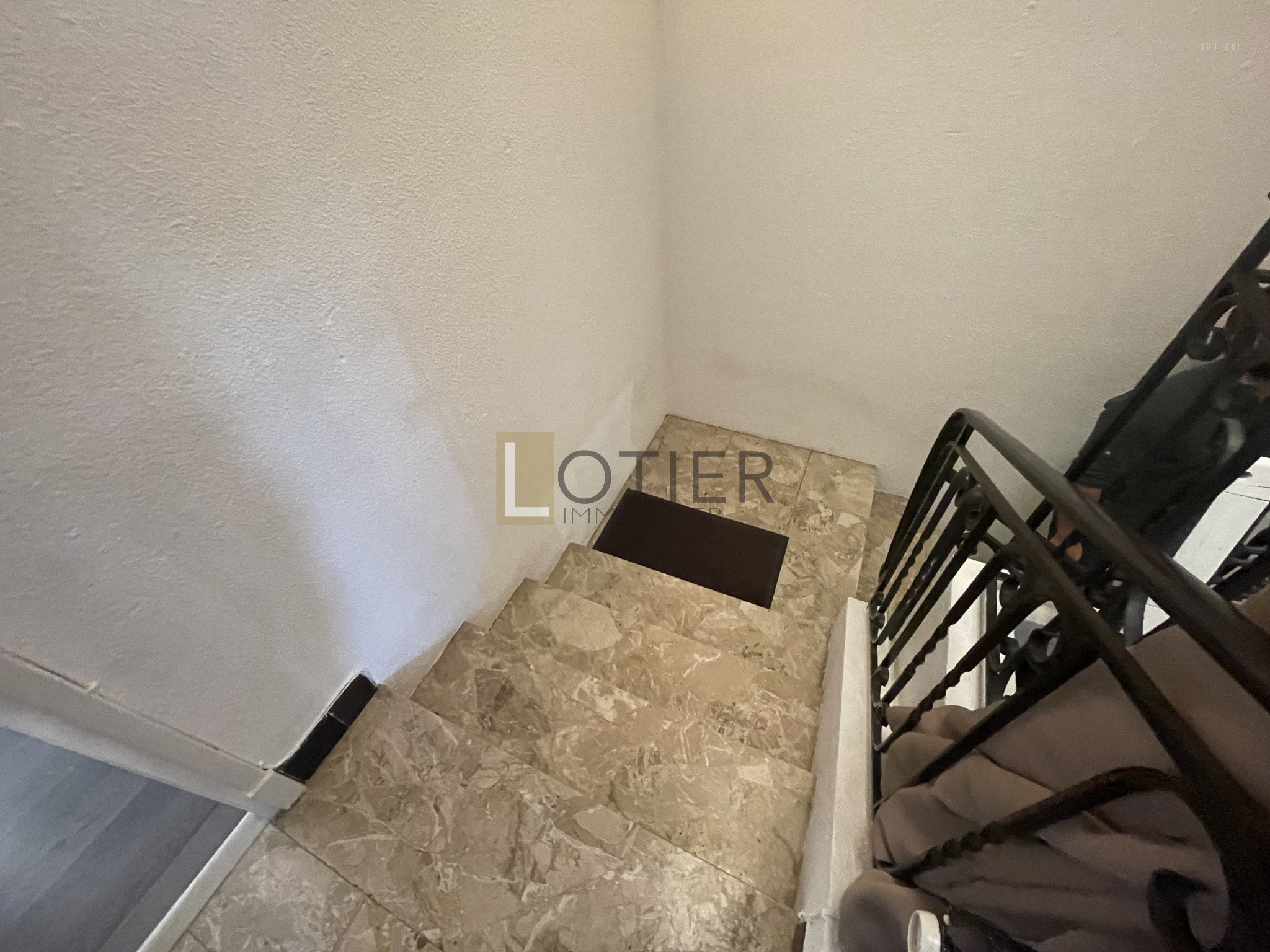 Immeuble avec 1 local commercial et 1 T4 — photo 7