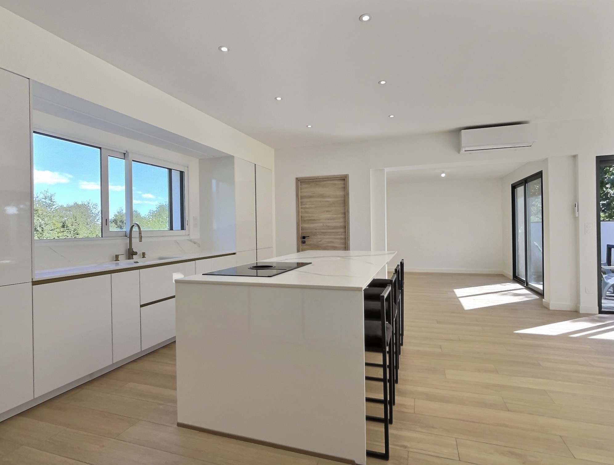 Villa contemporaine de type 6/7 de plain-pied — photo 4