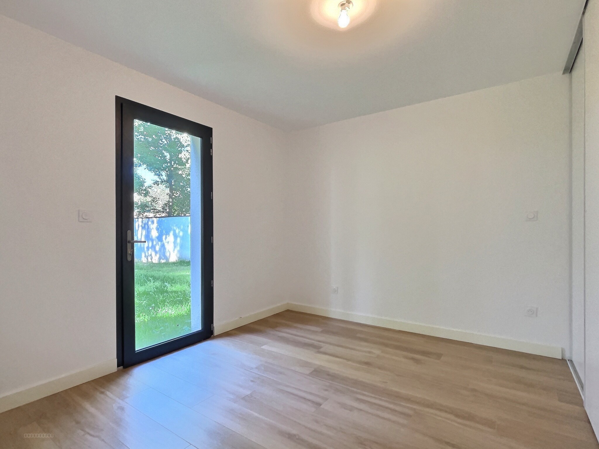 Villa contemporaine de type 6/7 de plain-pied — photo 14