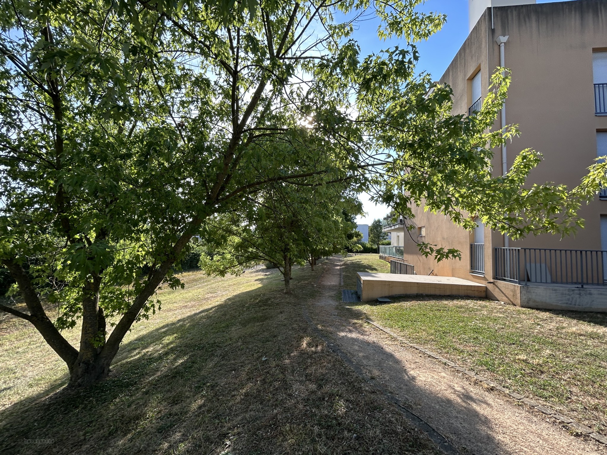 Appartement de deux pièces à Meyzieu — photo 12